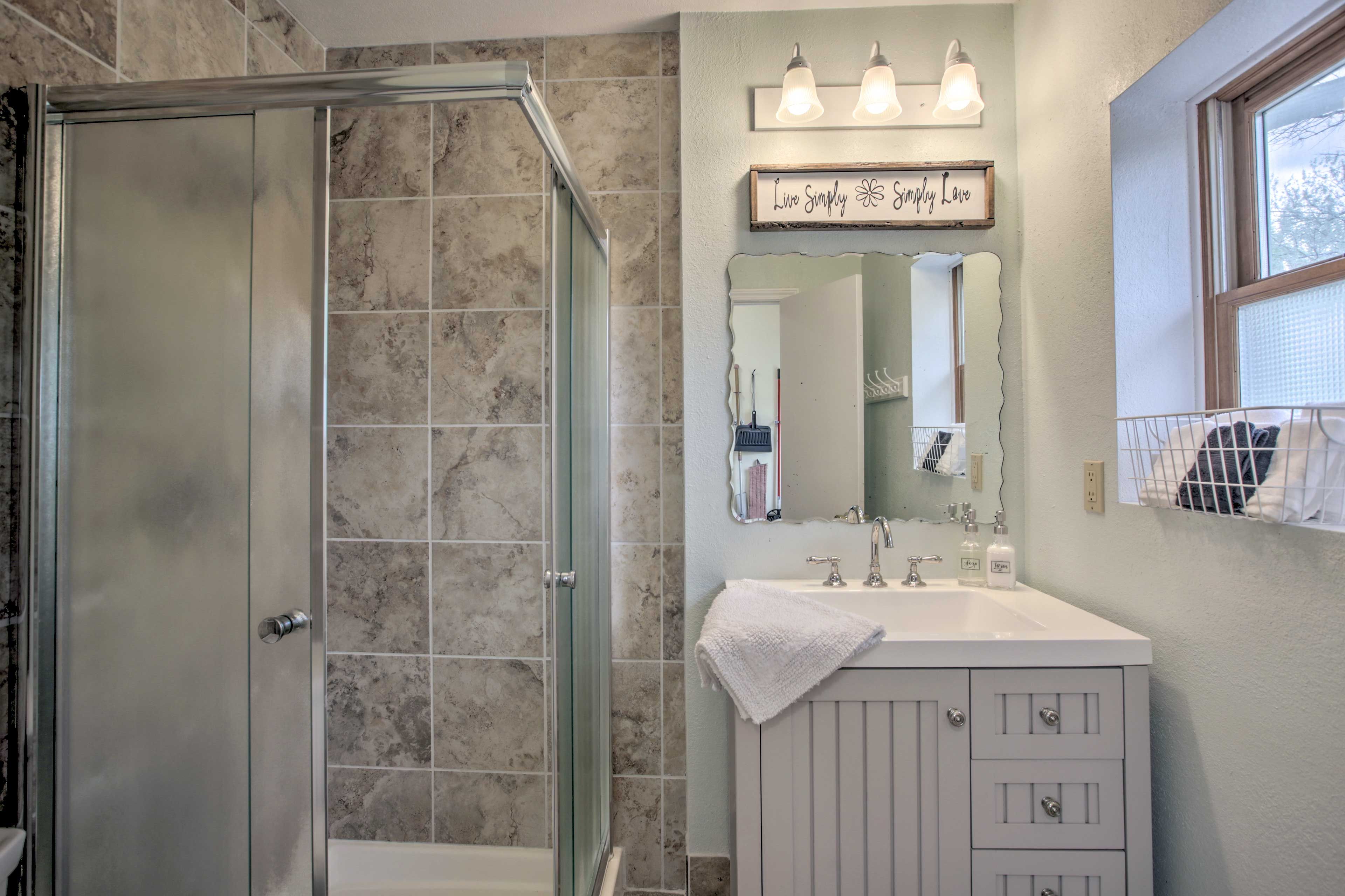 Full Bathroom | Complimentary Toiletries | Hair Dryer | Towels Provided