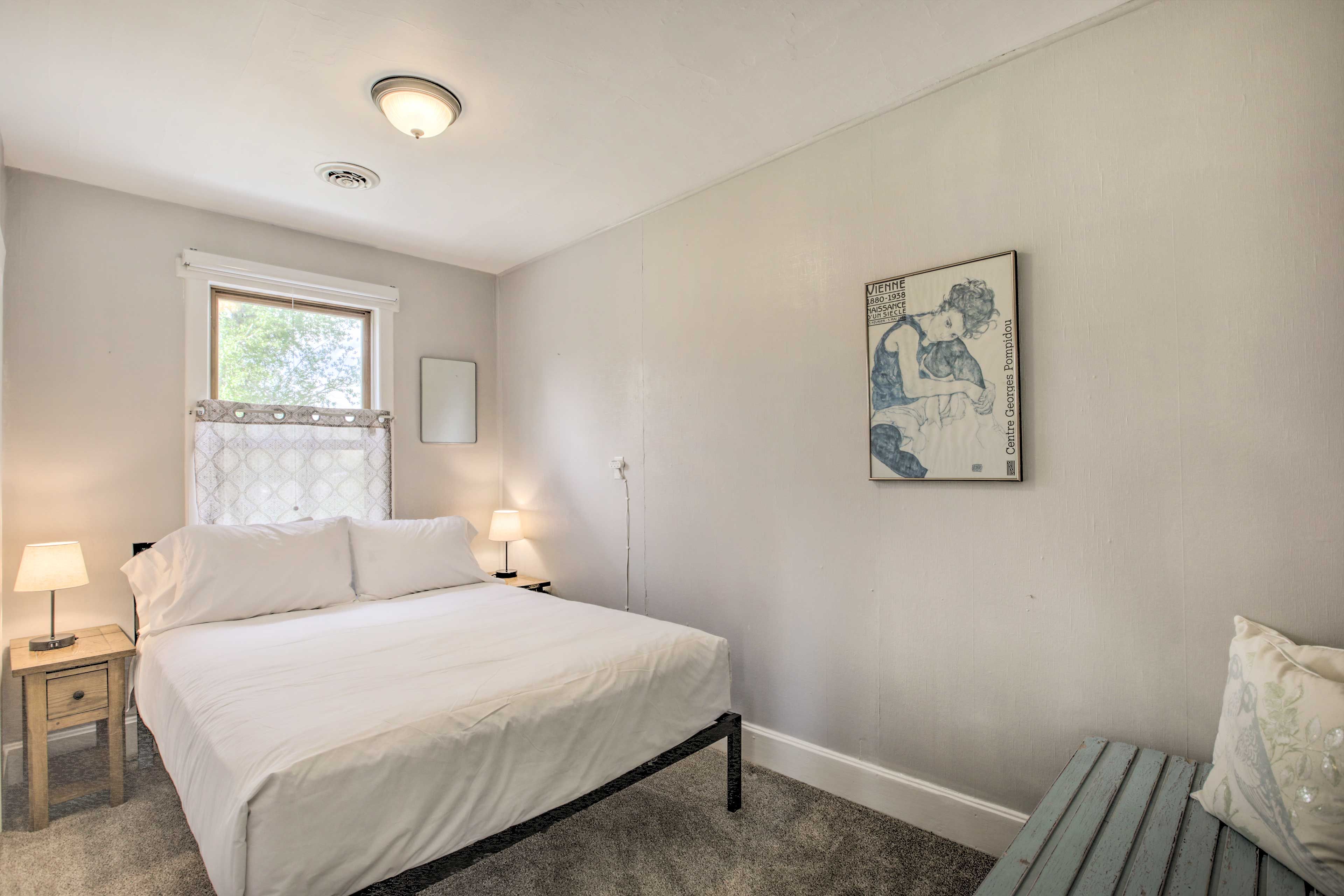Bedroom 2 | Queen Bed