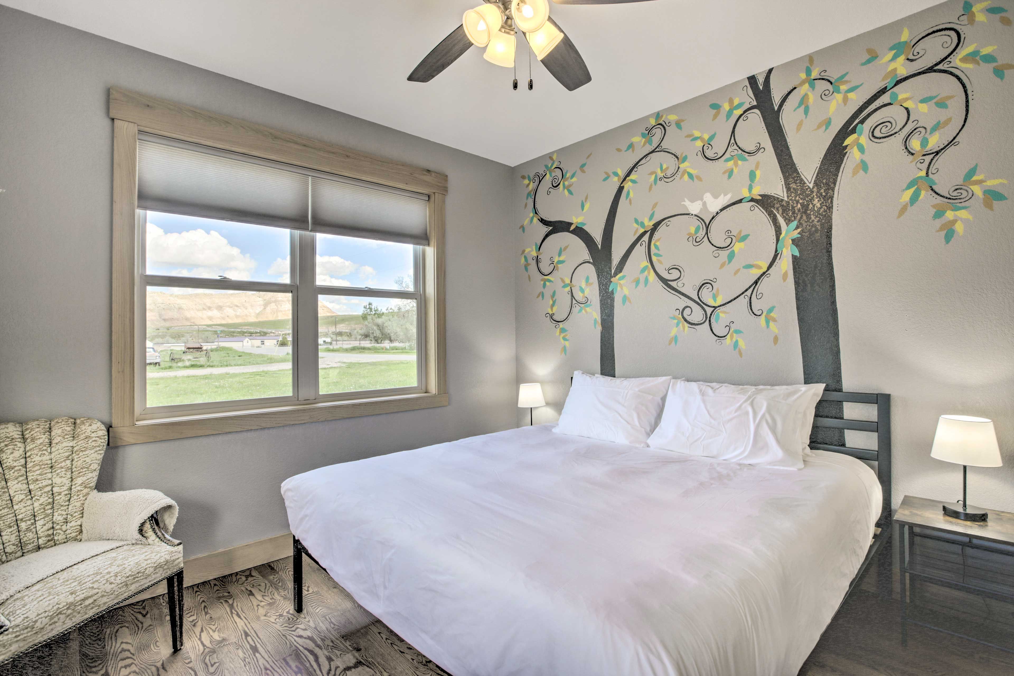 Bedroom 1 | King Bed | Linens Provided | 1st Floor