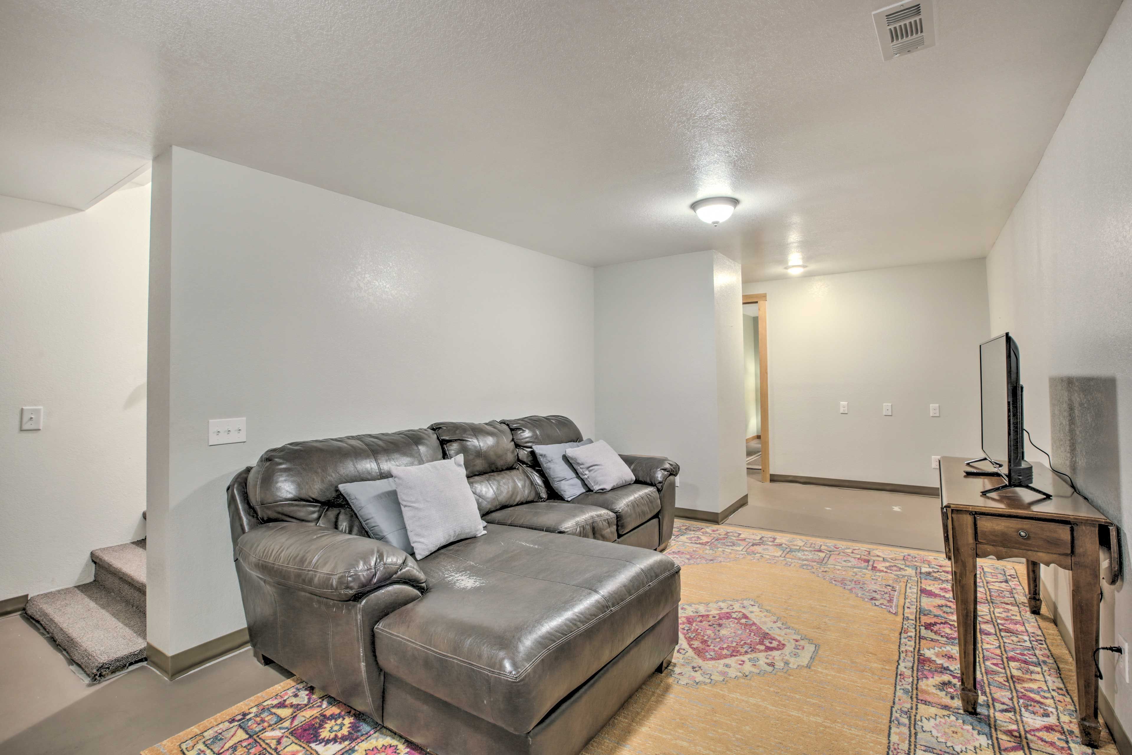 Living Room | Twin Sleeper Chair | Smart TV
