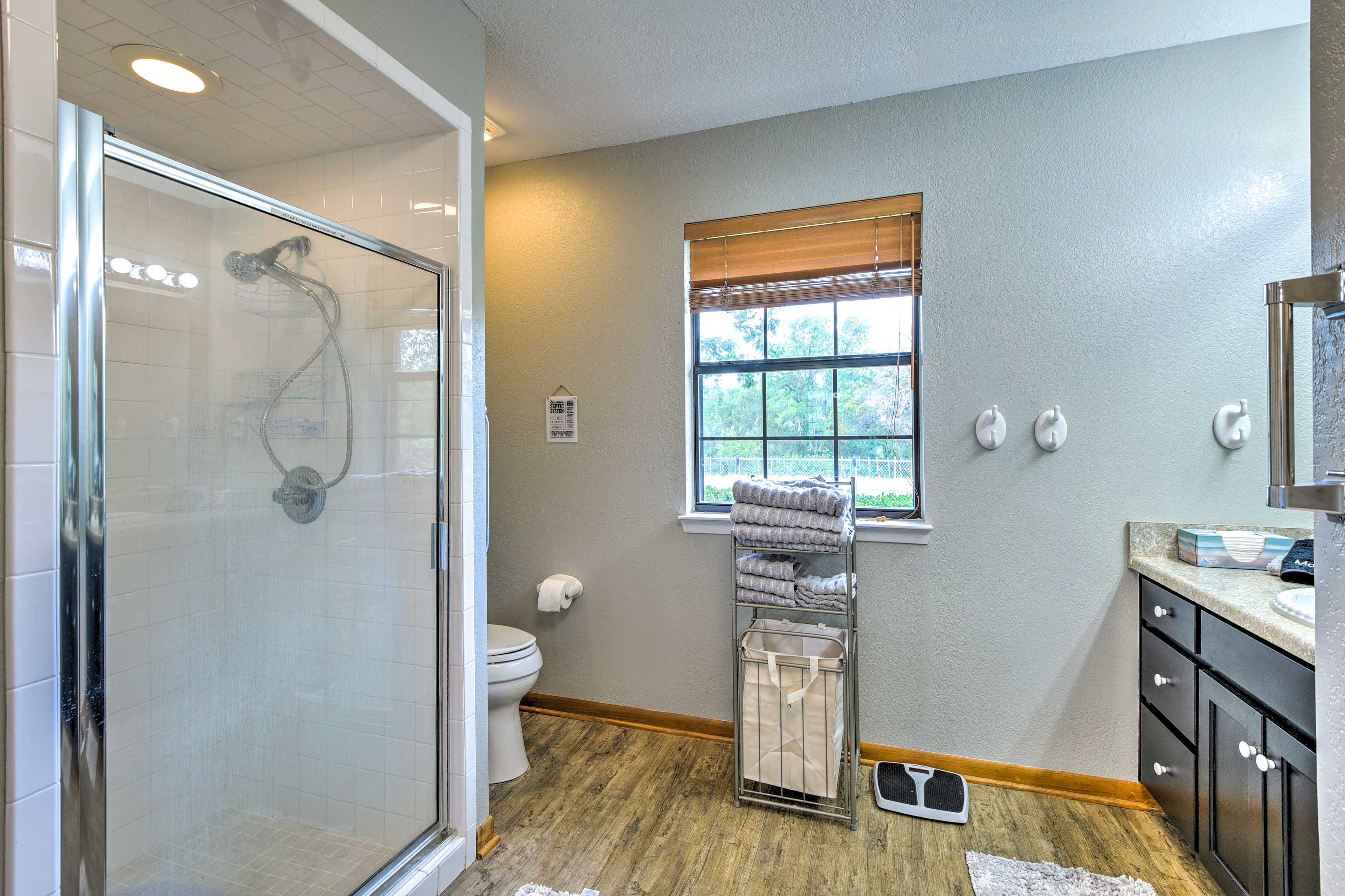 Full Bath | Complimentary Toiletries | Hair Dryer