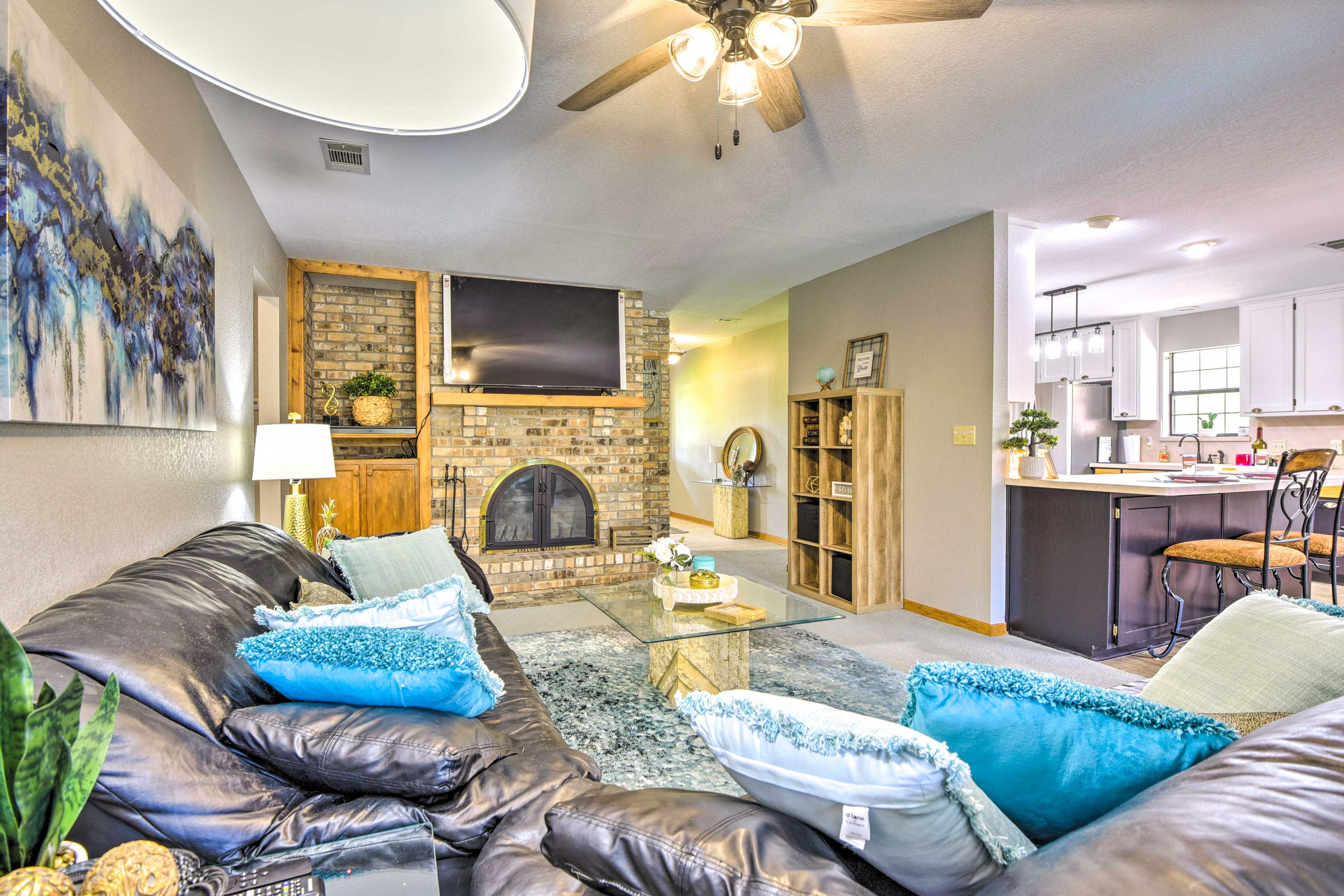 Living Room | 65” Smart TV w/ Roku | Free WiFi
