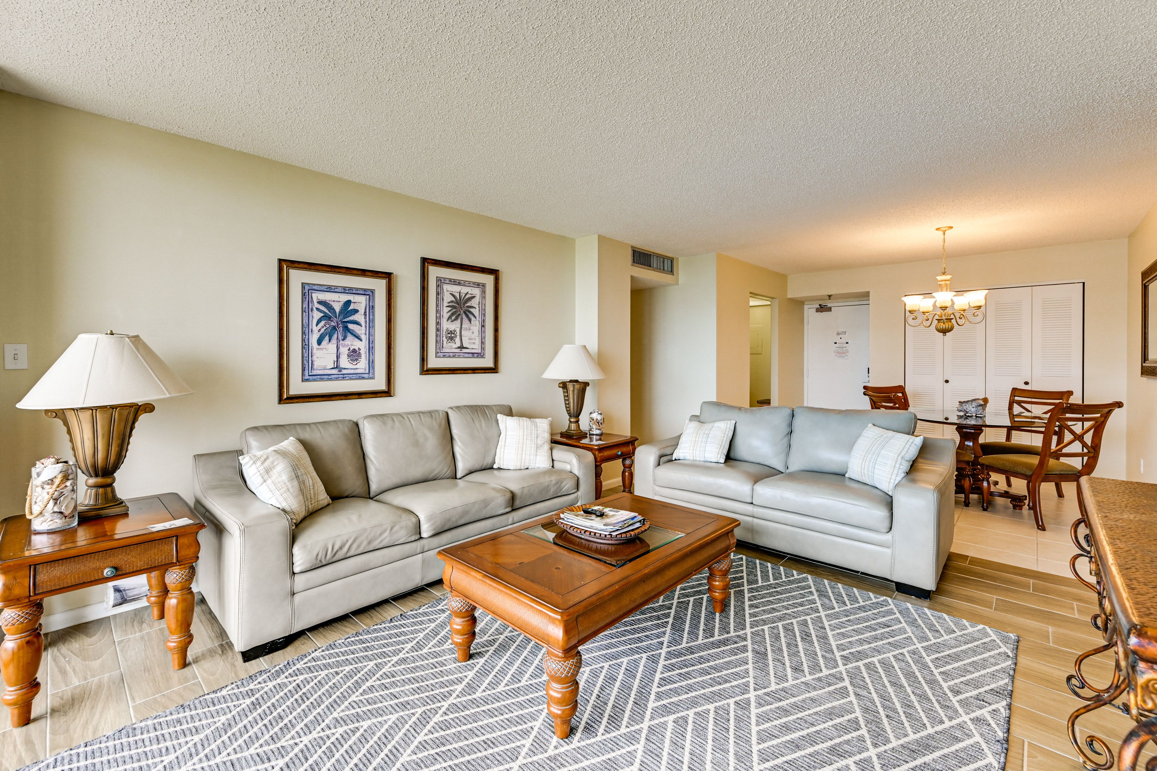 Living Room | Queen Sleeper Sofa