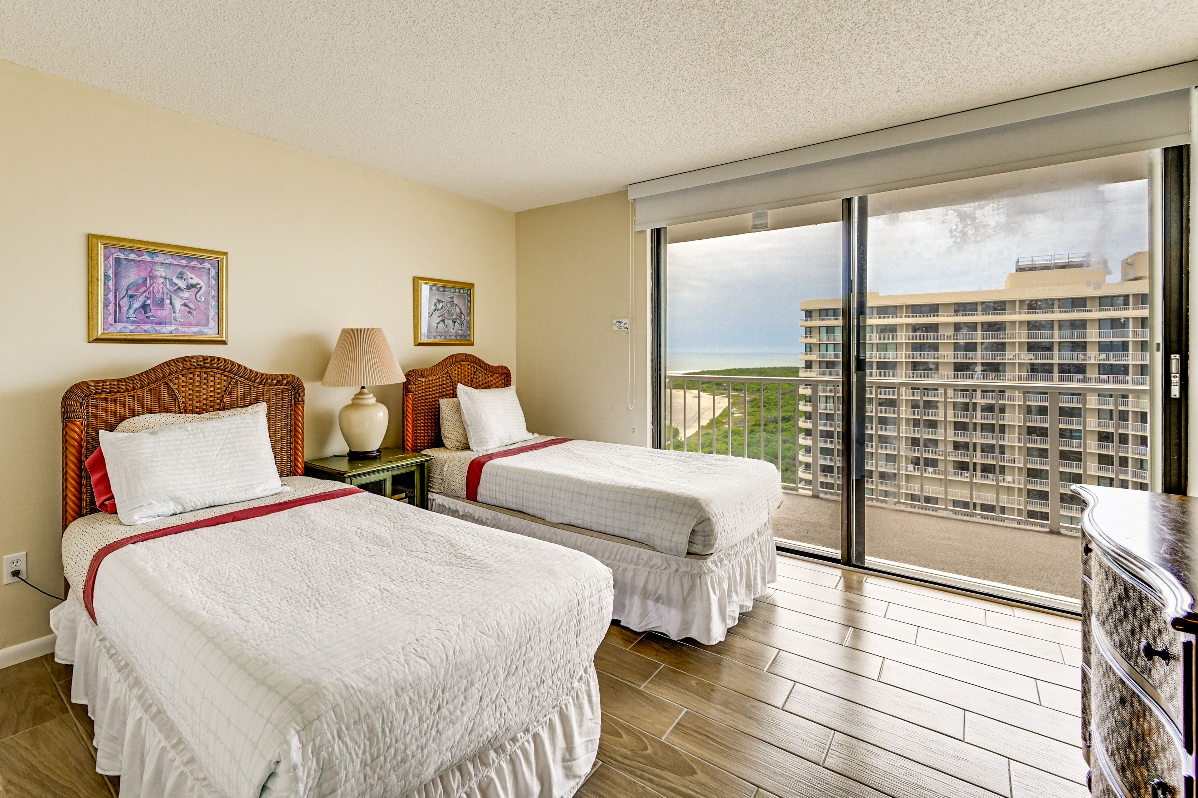 Bedroom 2 | 2 Twin Beds