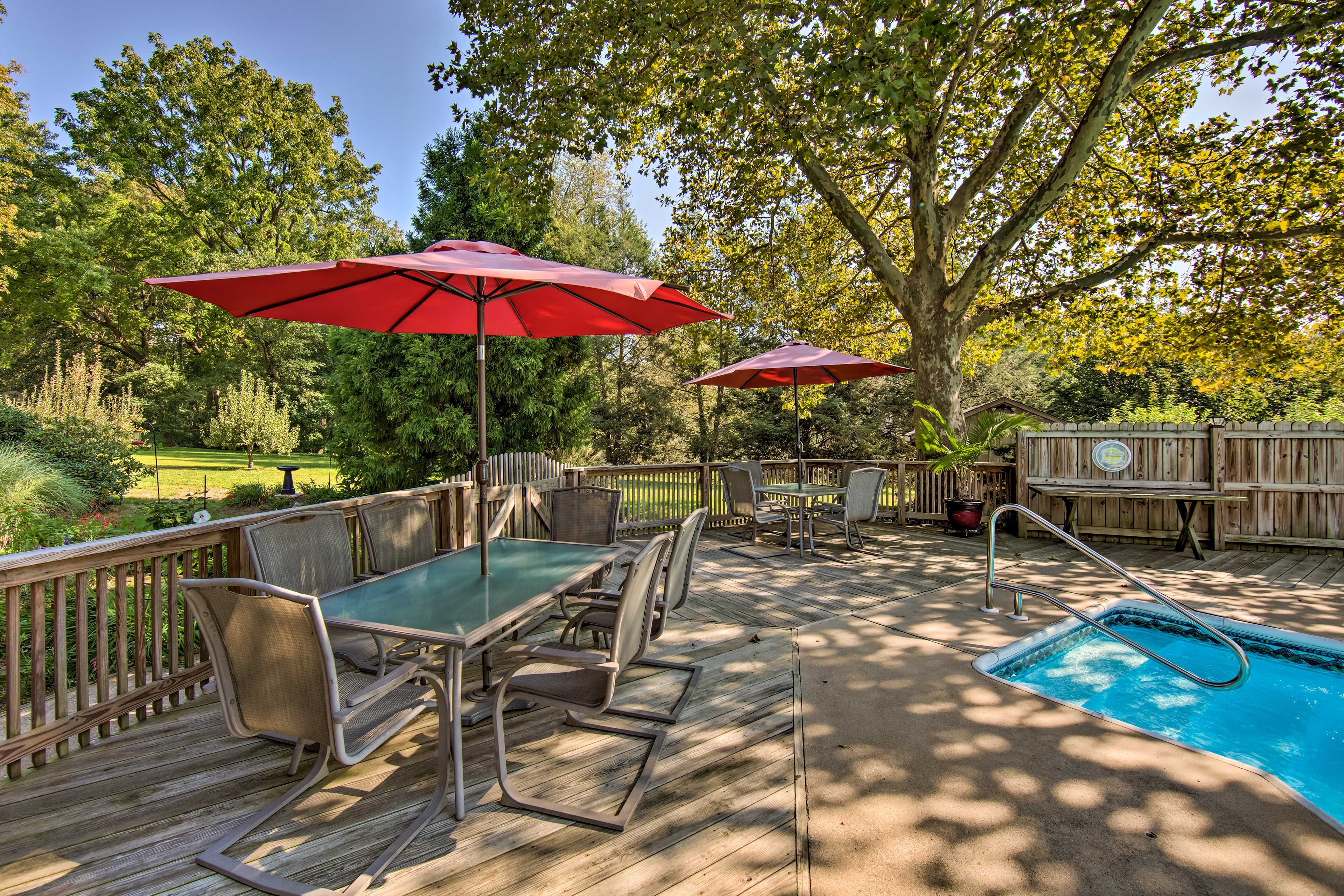 House Exterior | Dining Area | Seasonal Shared Pool | Lounge Chairs