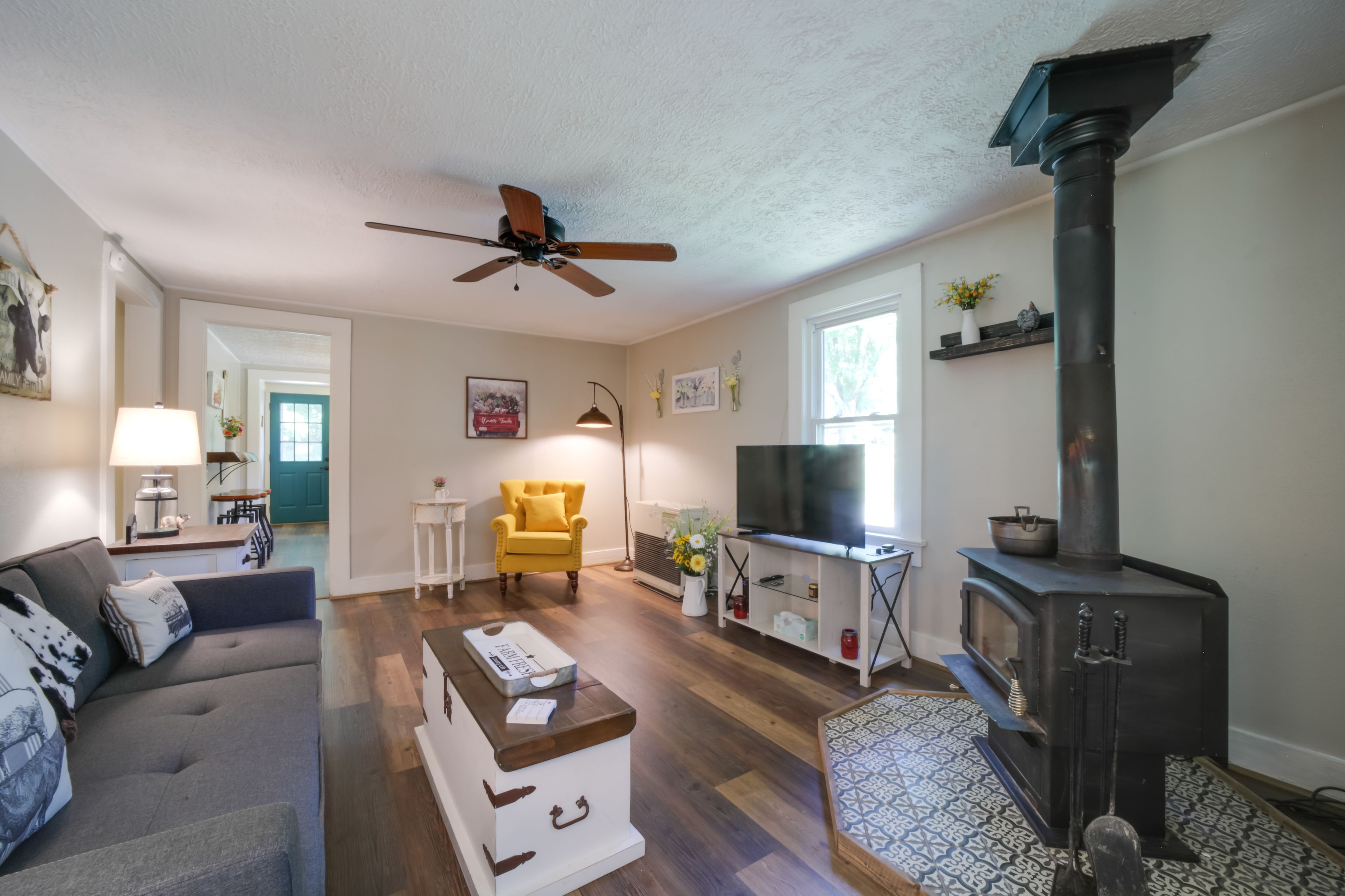 Living Room | Wood-Burning Stove (Wood Provided) | Smart TV
