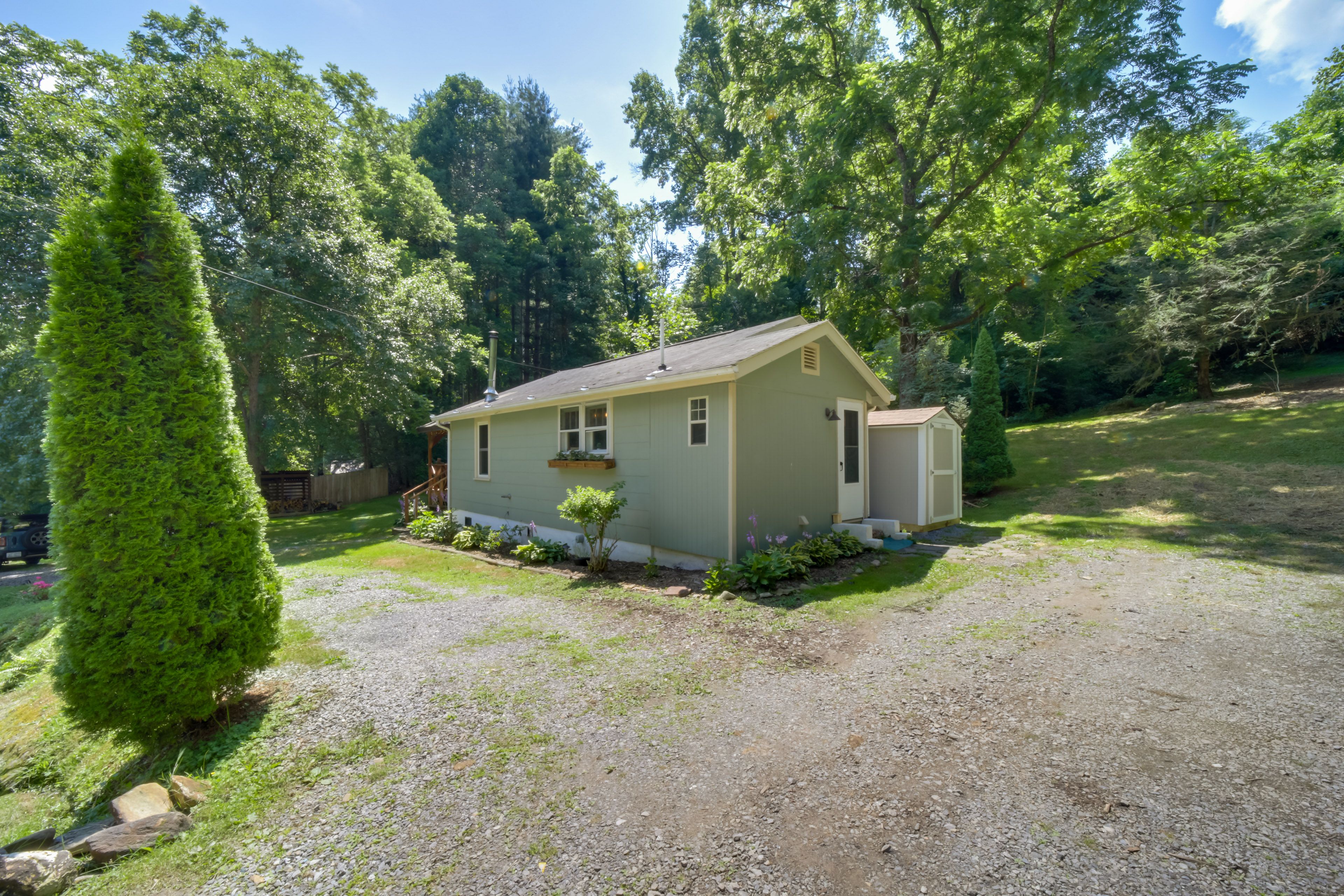 Parking | Driveway (2 Vehicles)