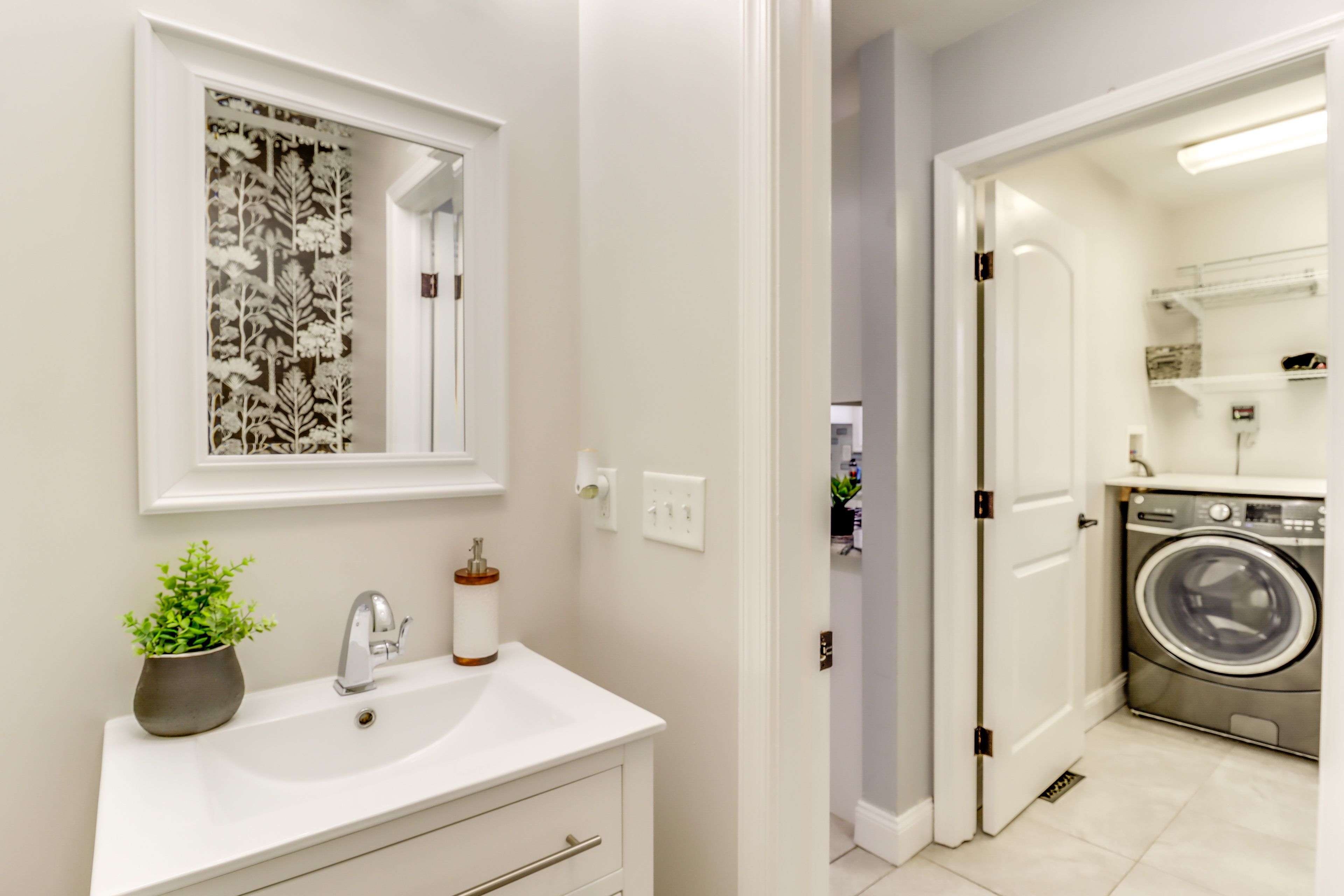 Half Bathroom | 1st Floor