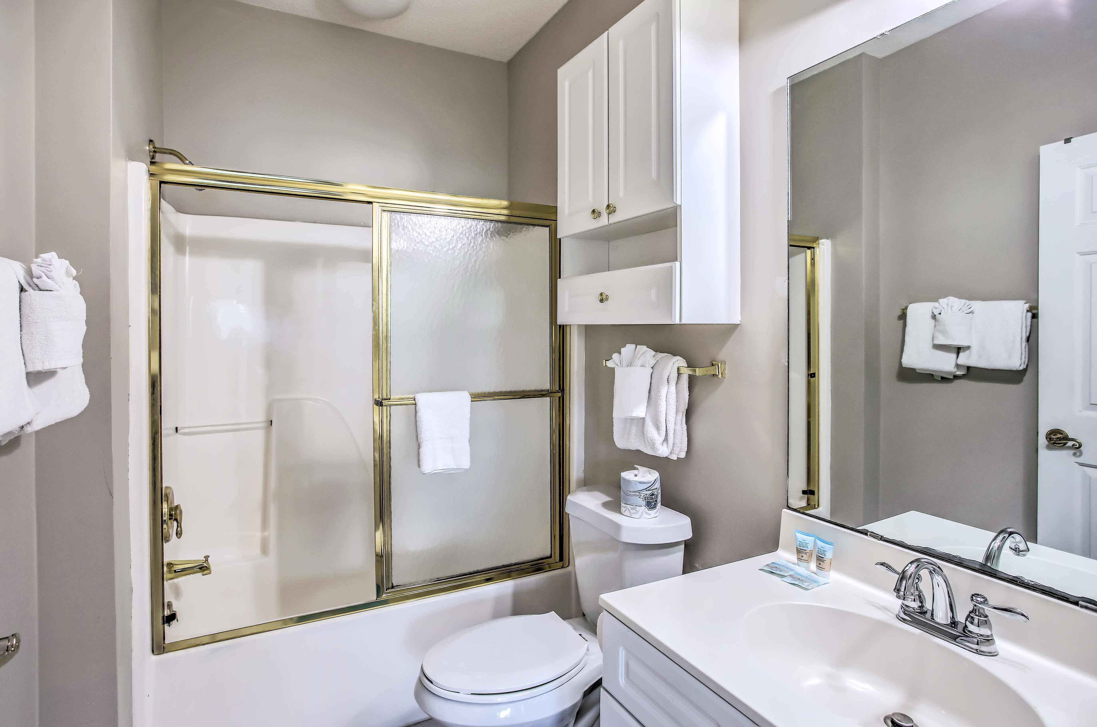 En-Suite Bathroom | Complimentary Toiletries