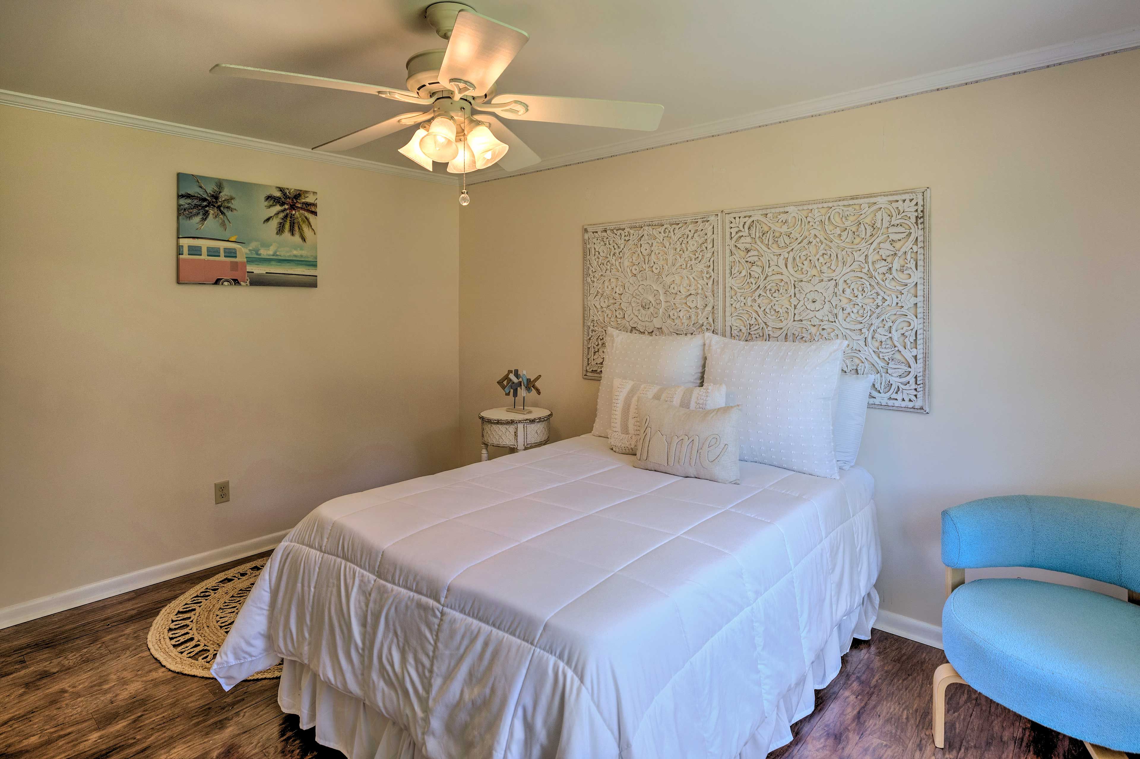 Bedroom 2 | Full Bed | Flat-Screen TV w/ Cable
