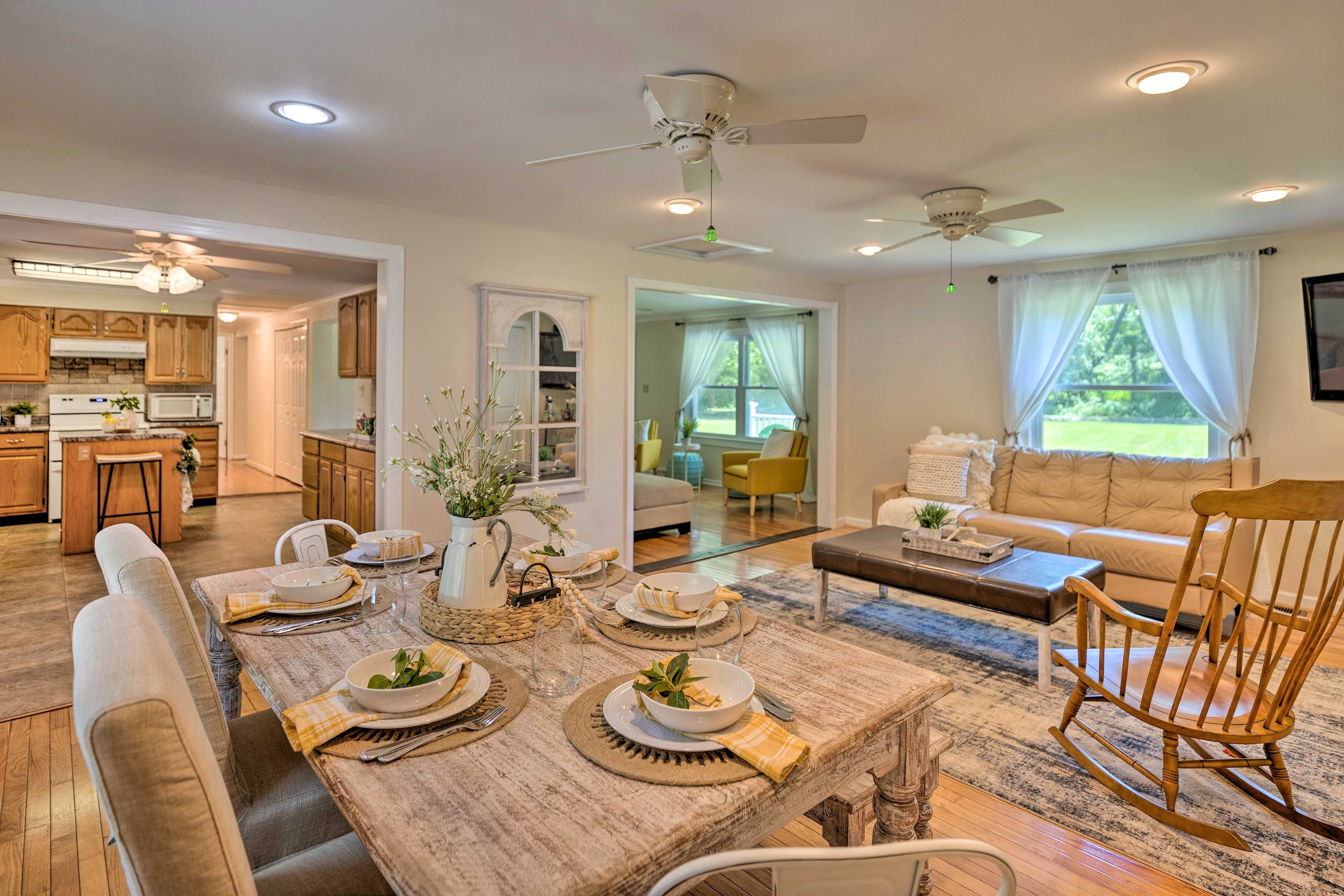 Dining Area | Dishware/Flatware
