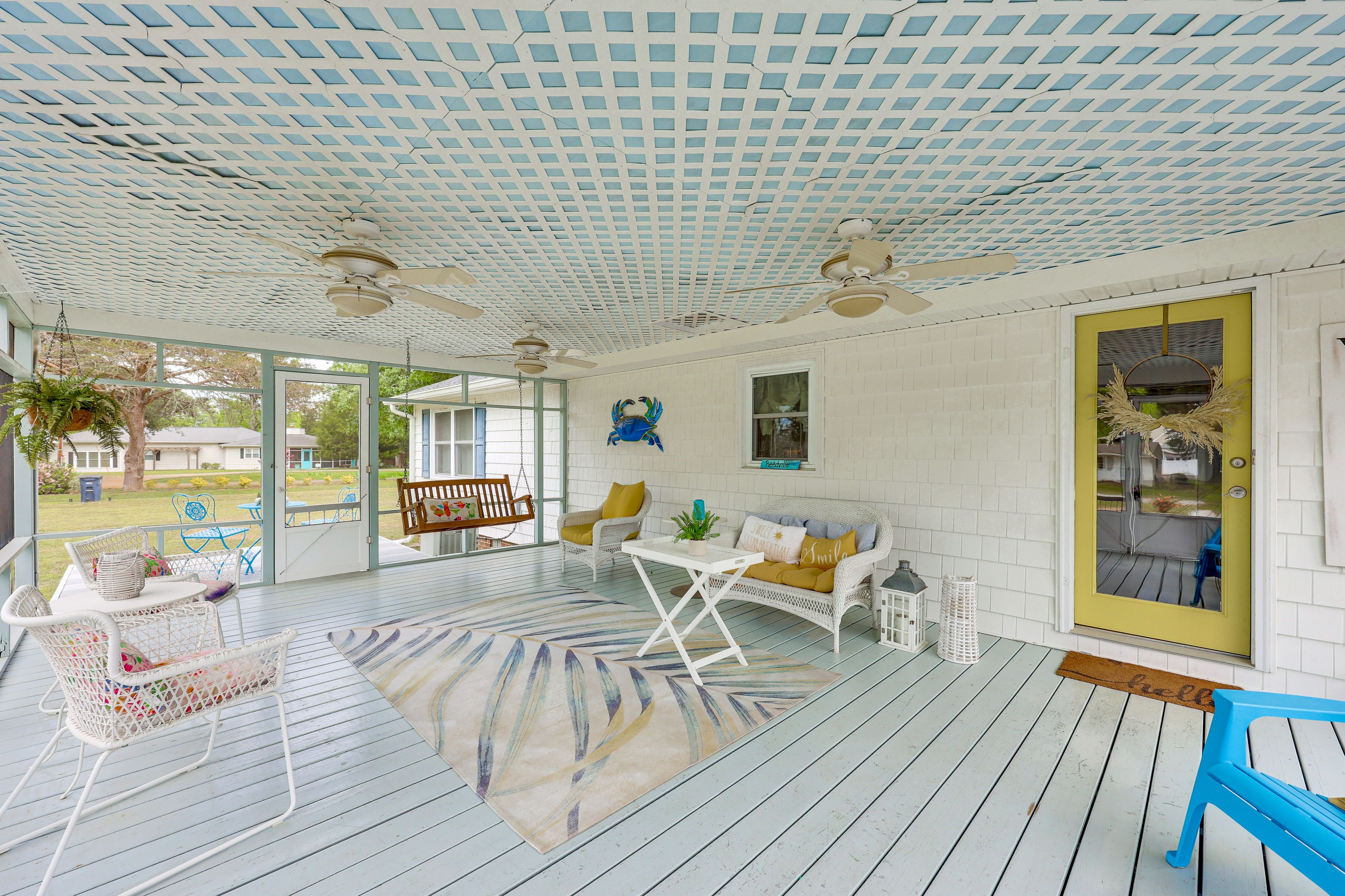 House Exterior | Screened Deck