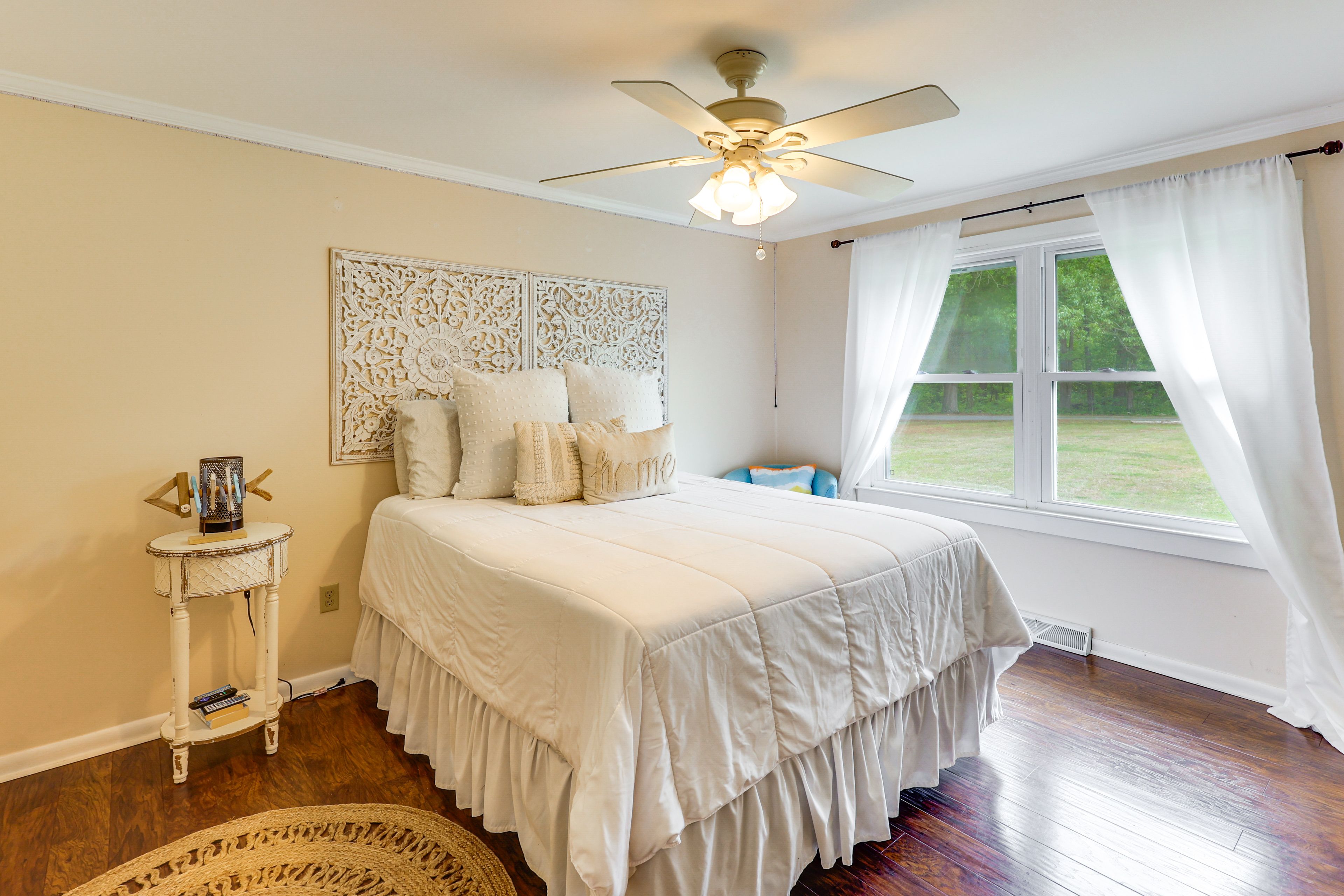 Bedroom 2 | Full Bed | Flat-Screen TV w/ Cable