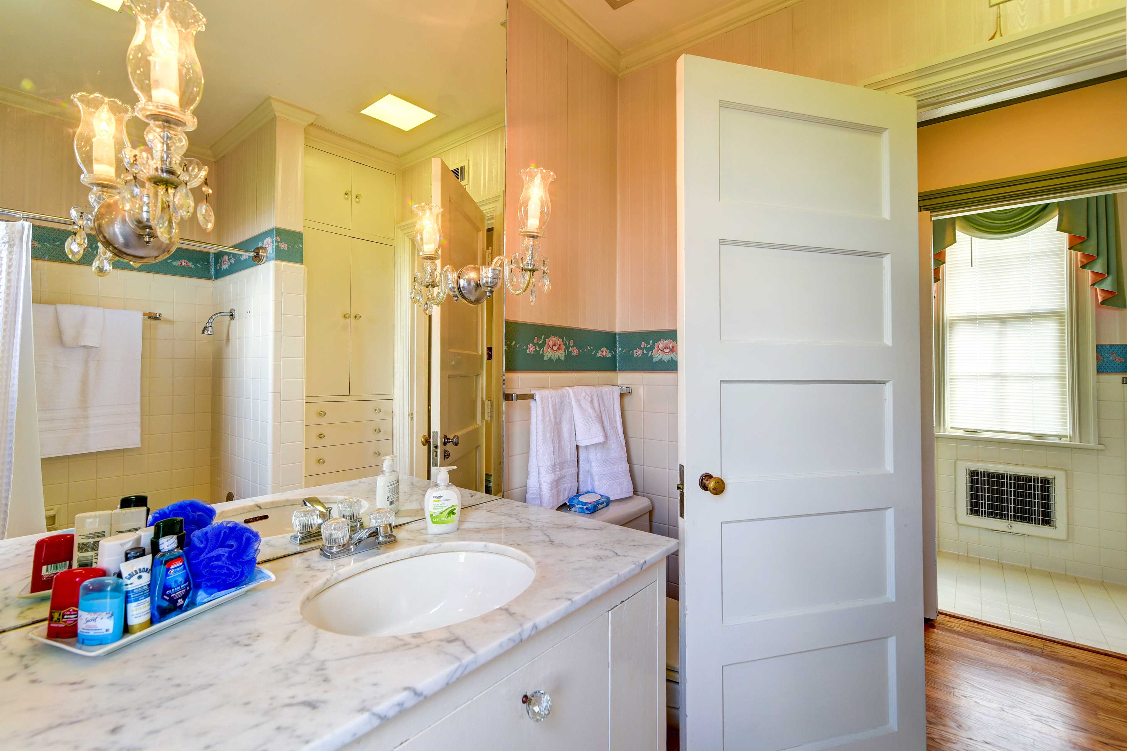 Full Bathroom | Hair Dryer
