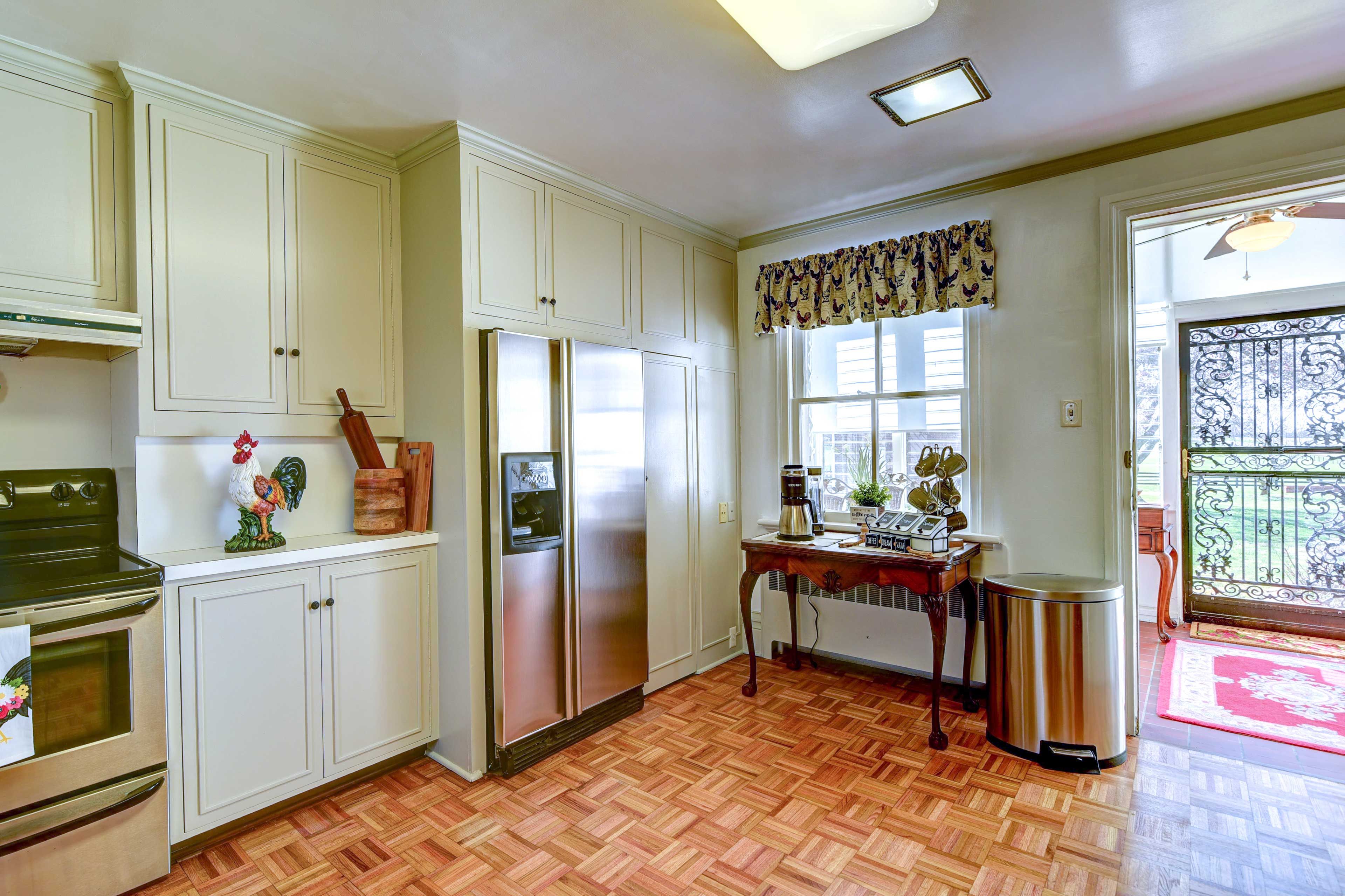 Kitchen | Pots & Pans | Microwave
