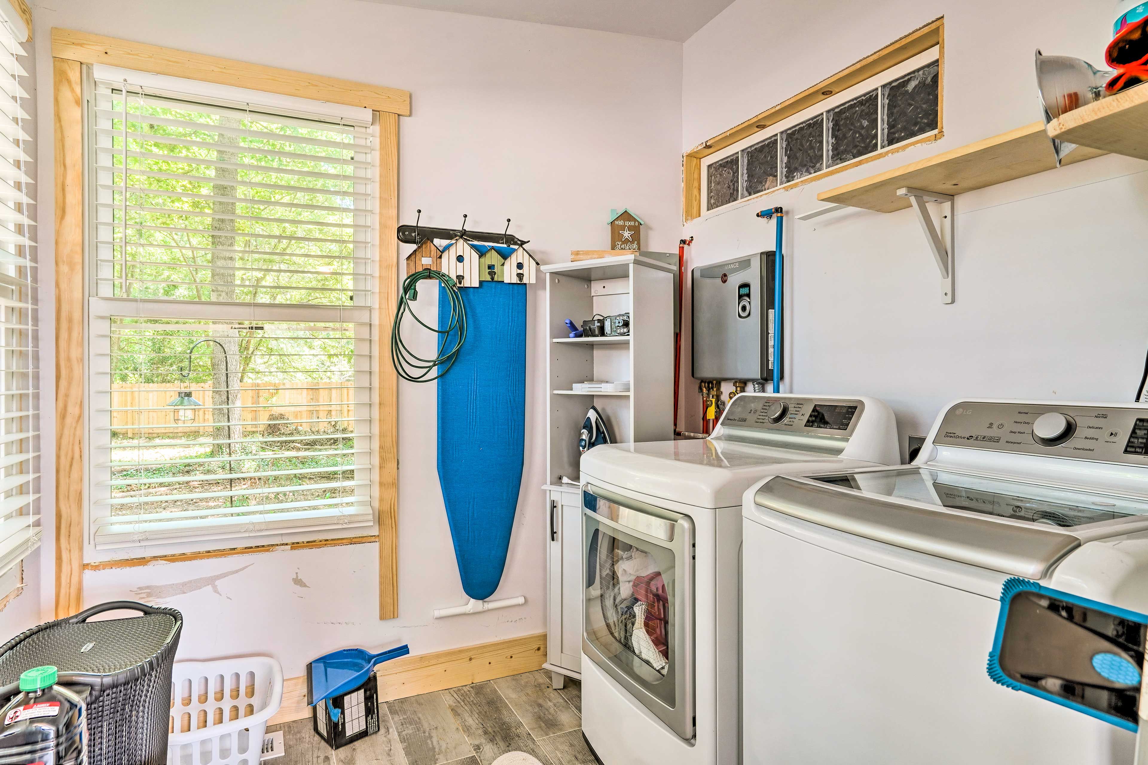 Laundry Room | Washer/Dryer | Iron/Board