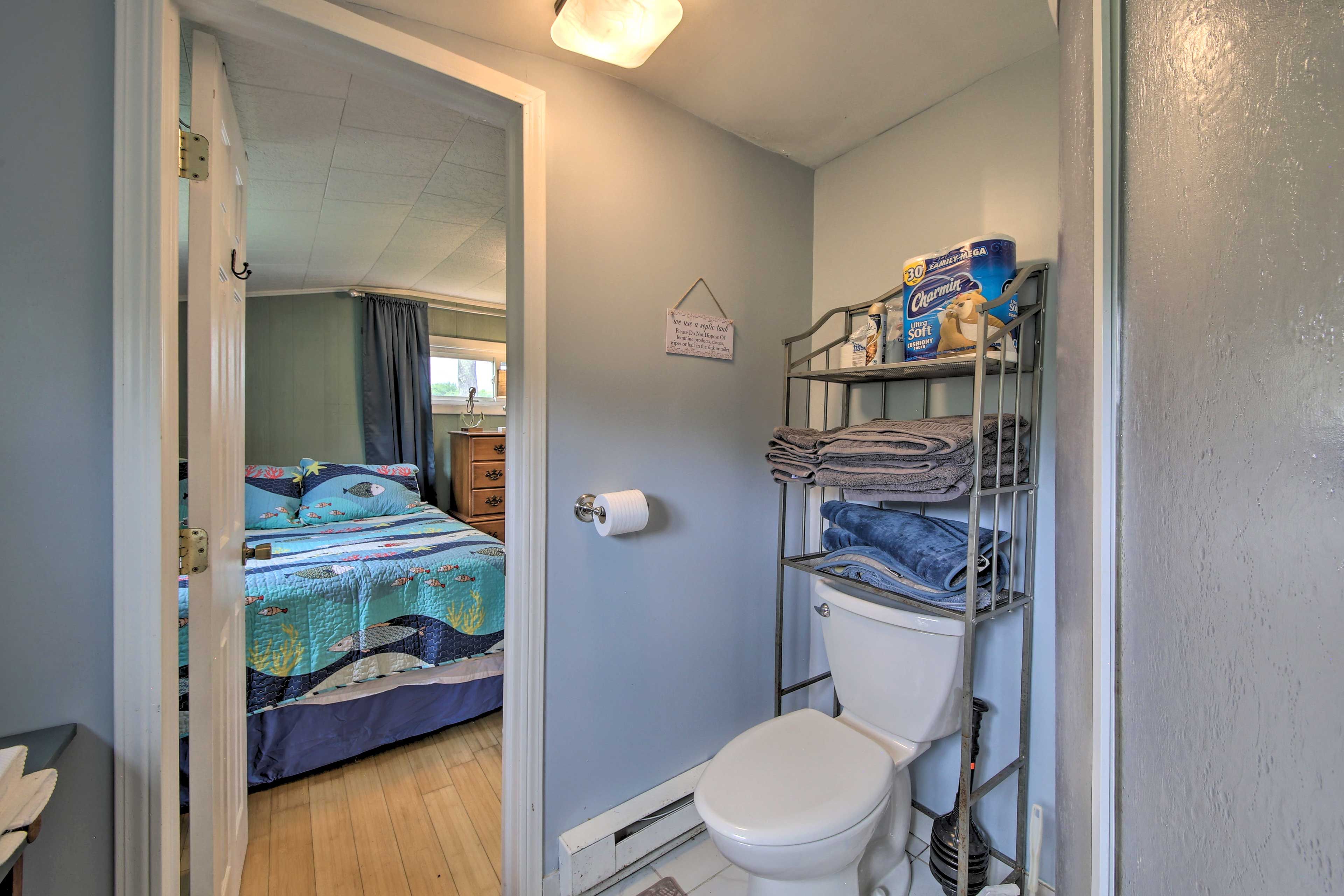 En-Suite Bathroom | Complimentary Toiletries