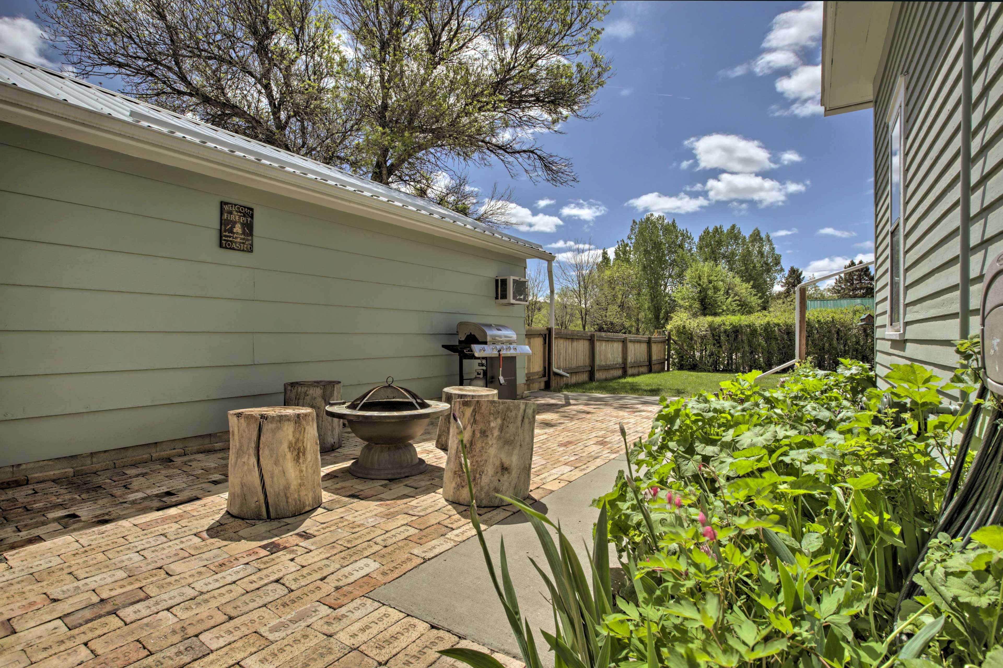 Patio | Fire Pit | Gas Grill