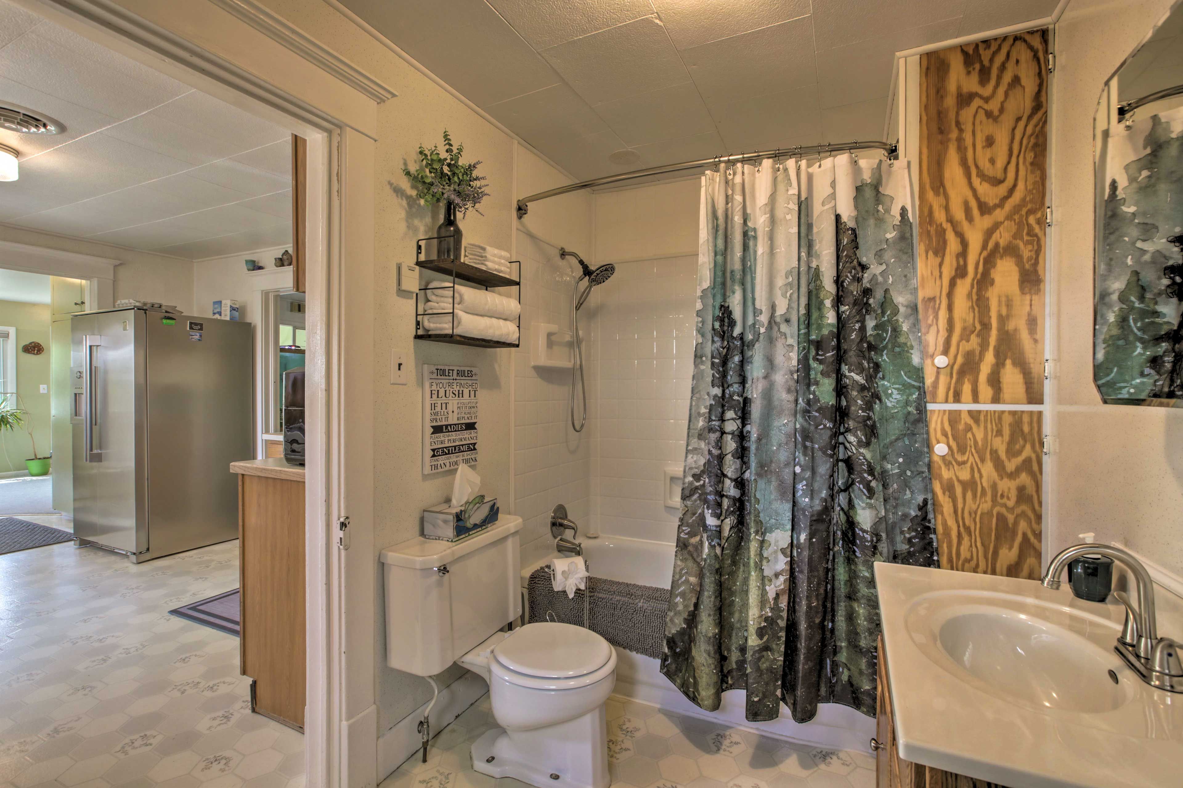 Bathroom | Towels Provided