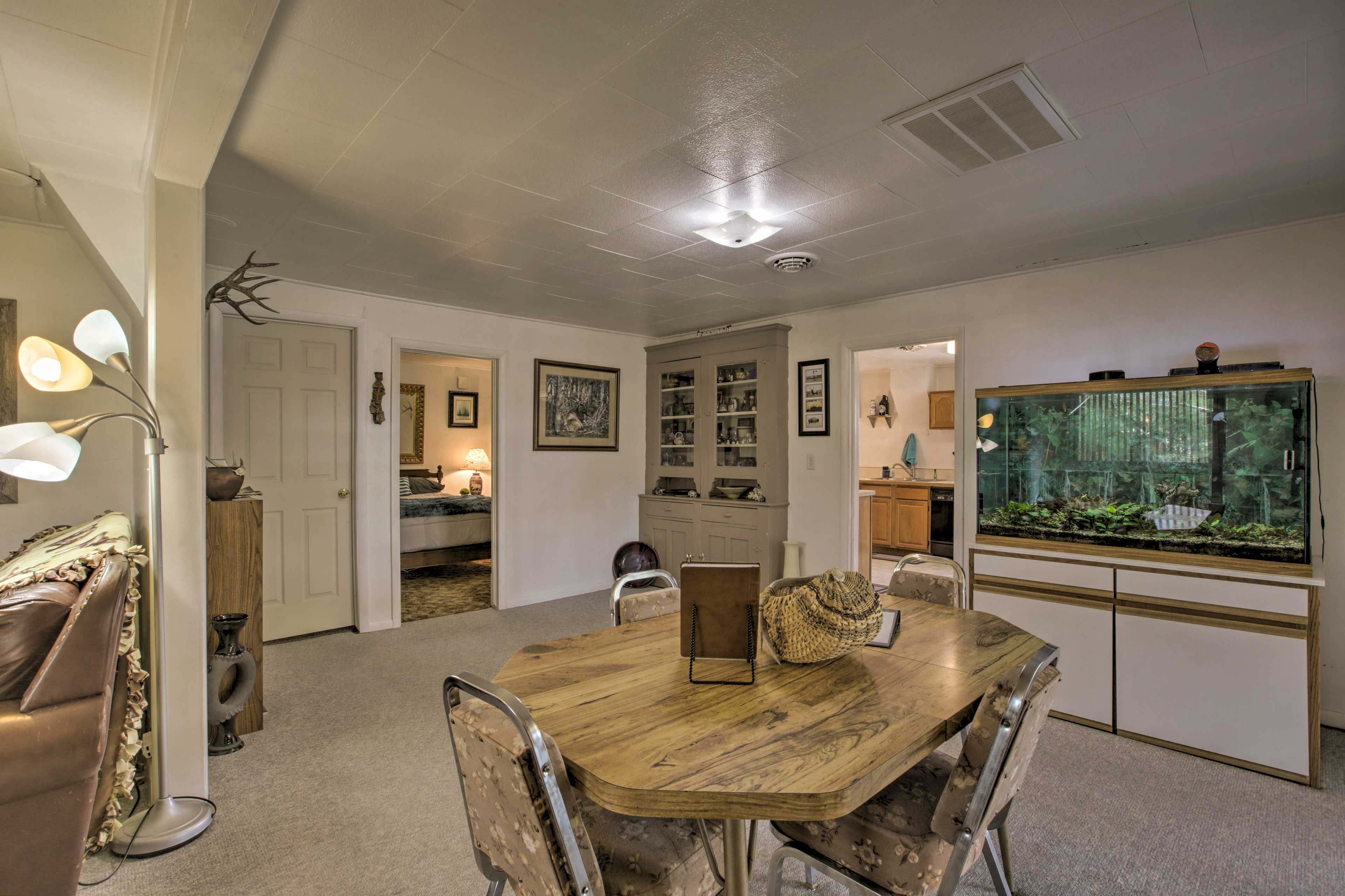 Dining Room | Dishware/Flatware Provided