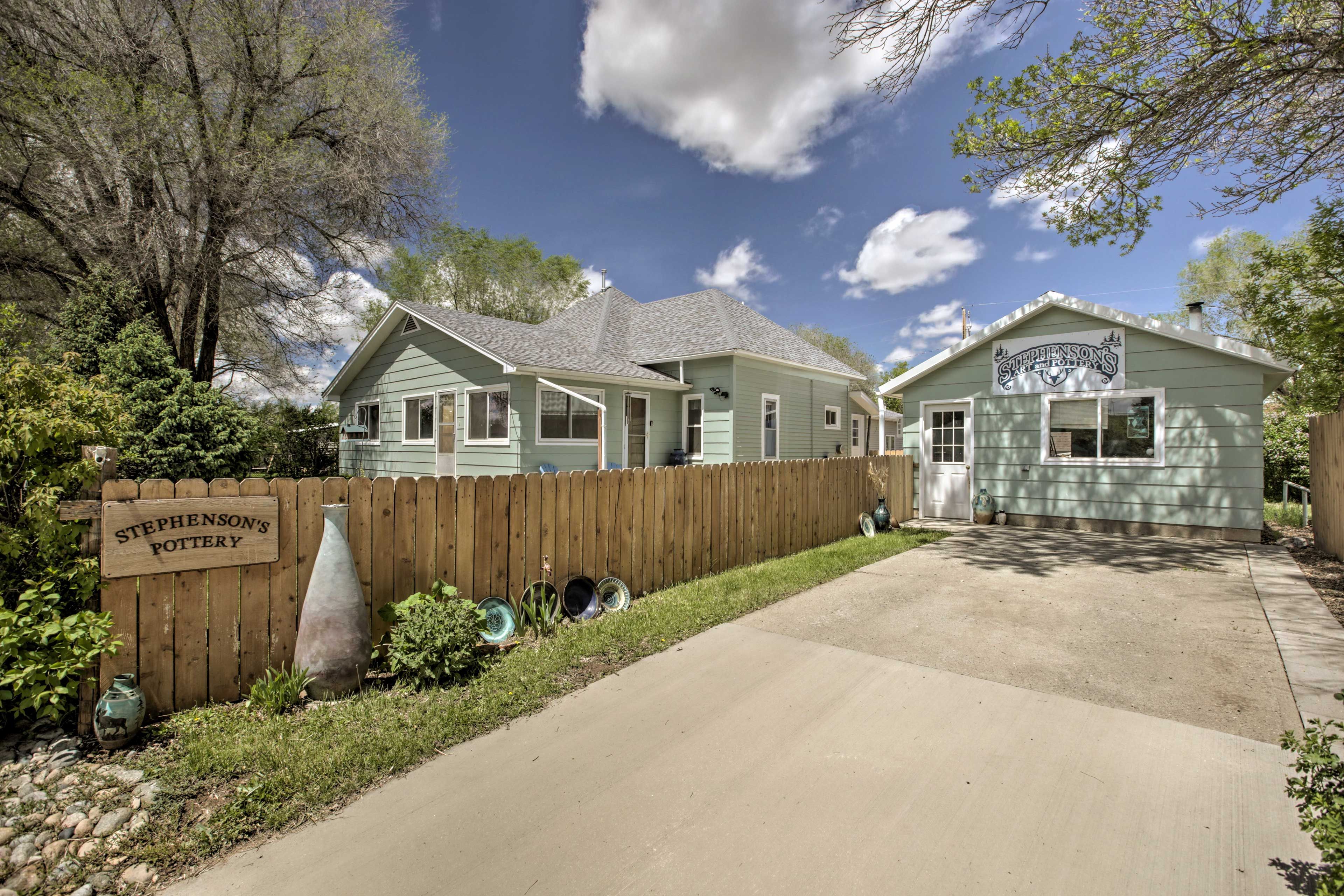 Homeowner Lives On-Site | Art Studio On-Site
