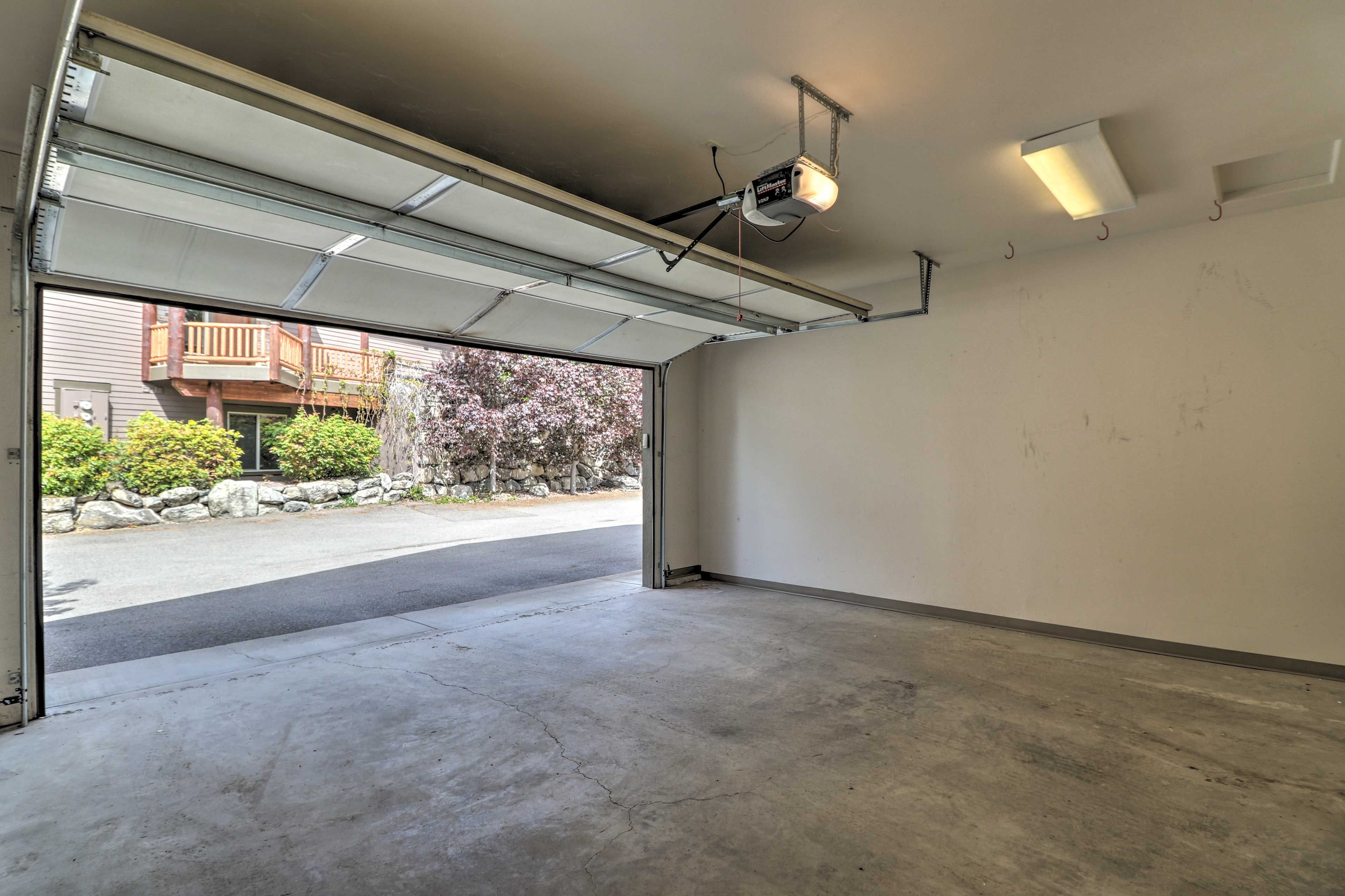 Parking | Garage (2 Vehicles) | Driveway (2 Vehicles)