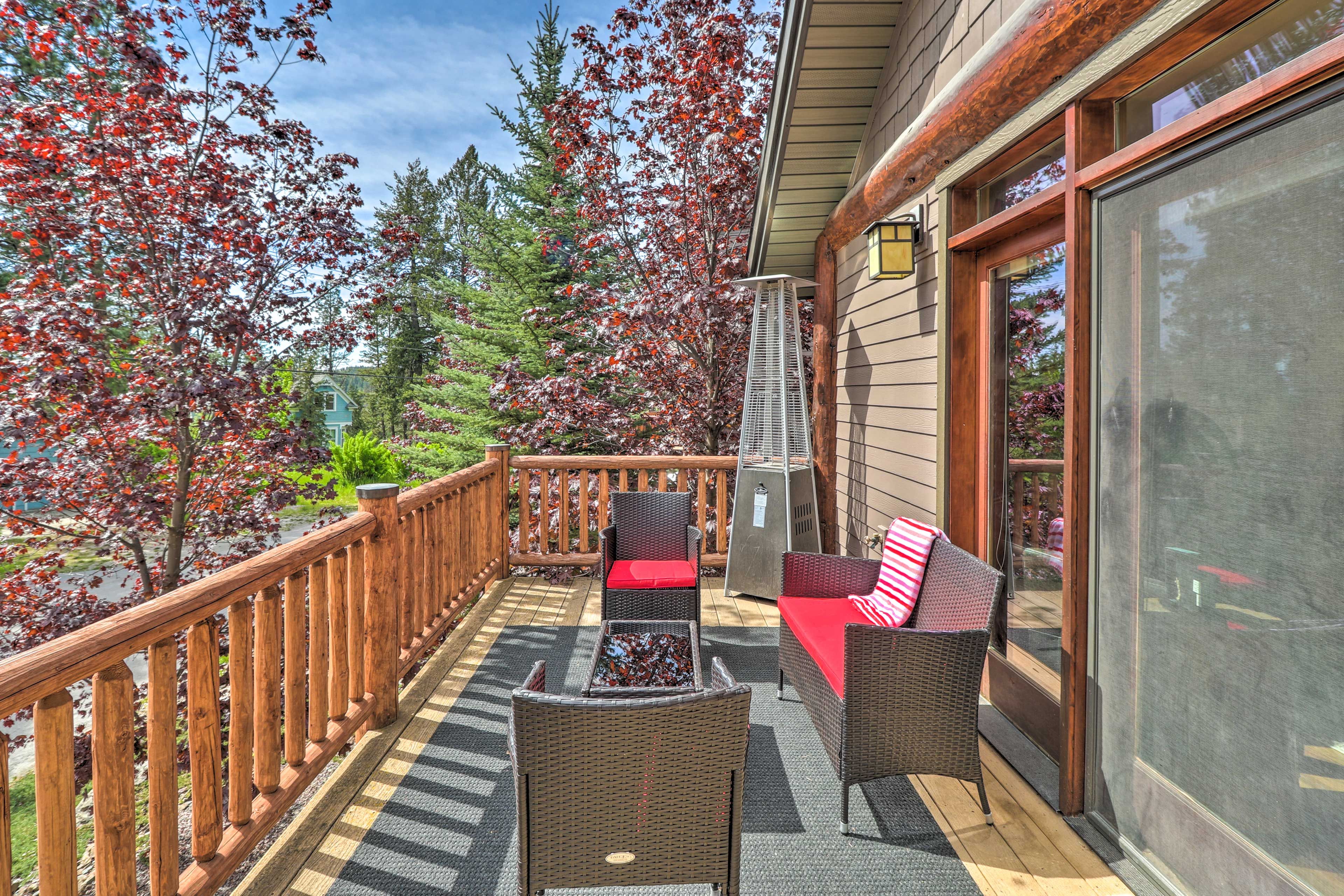 Private Balcony | Gas Grill | Heat Lamps