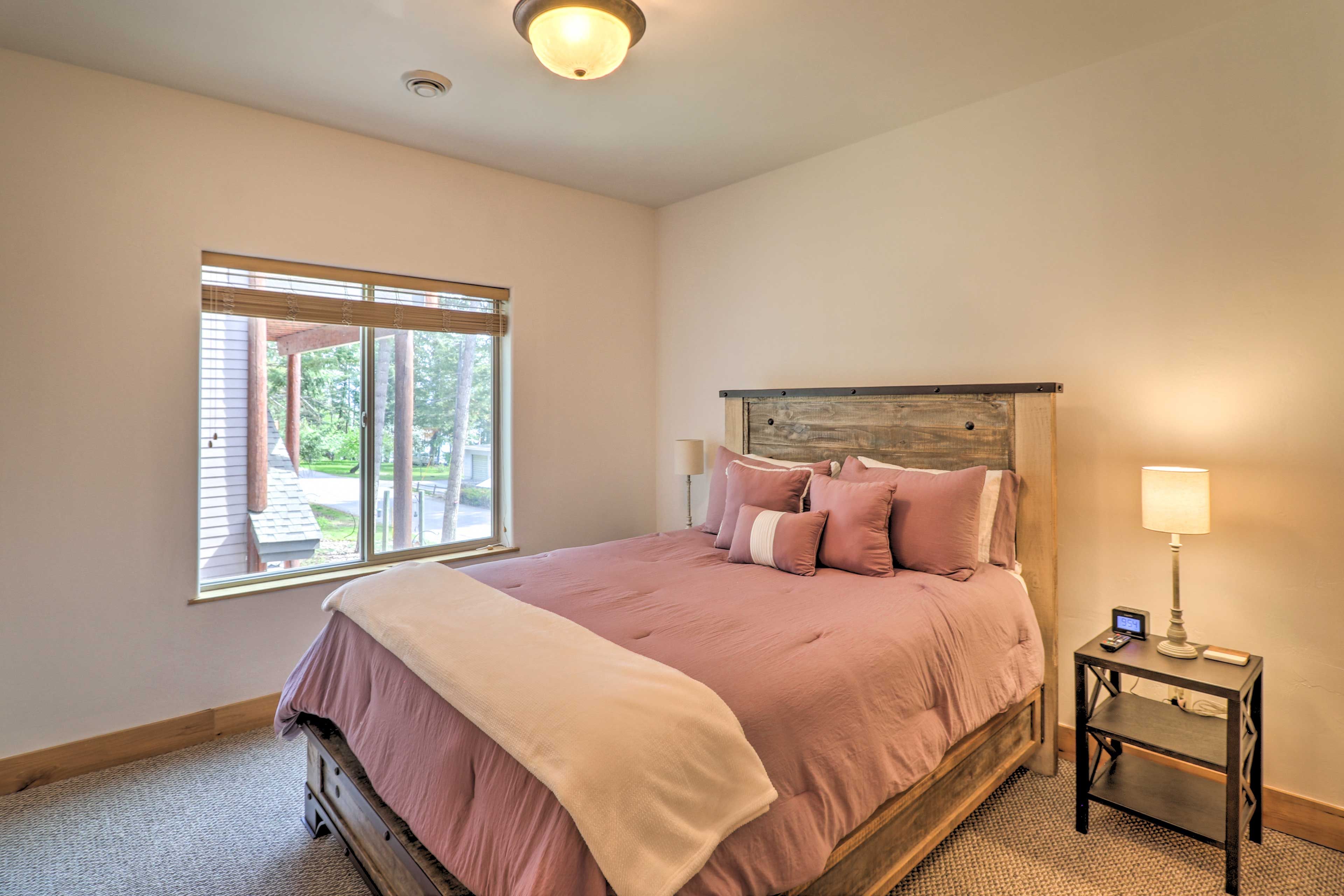 Bedroom 2 | Queen Bed | Smart TV w/ Cable | En-Suite Bathroom