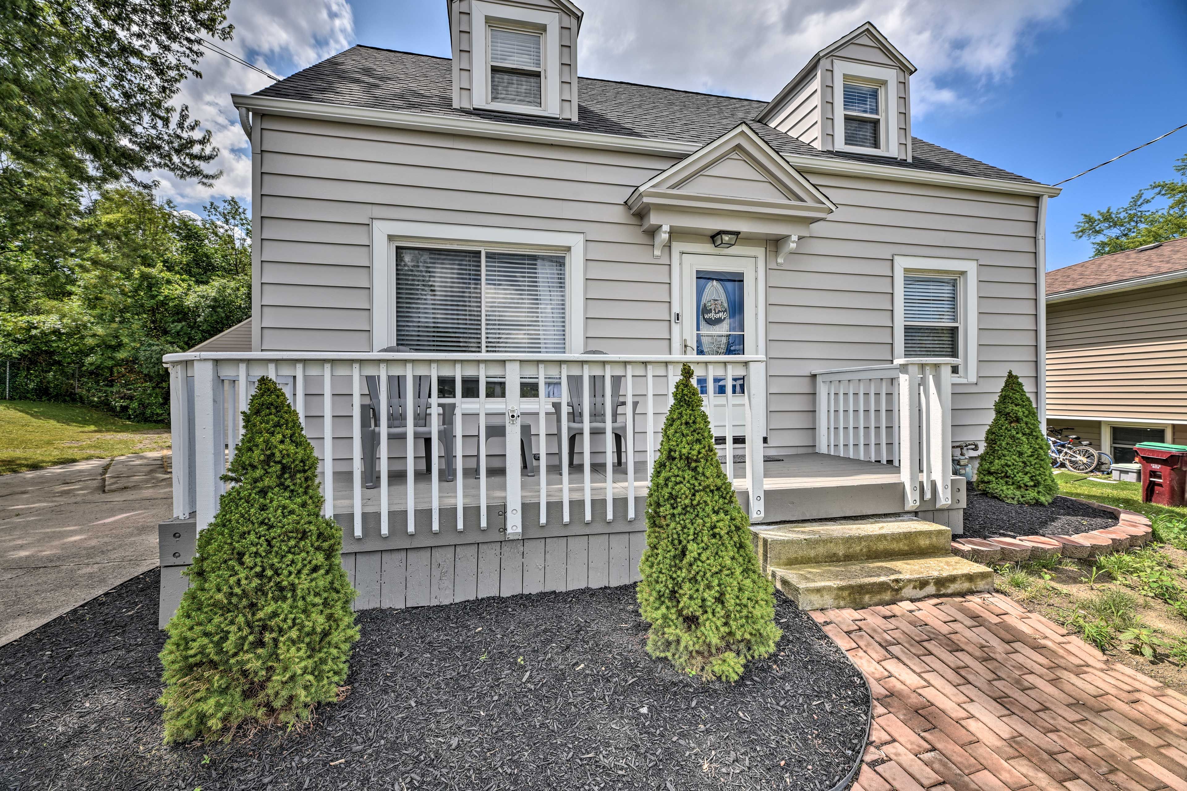 Orchard Park Vacation Rental | 3BR | 1BA | 1,089 Sq Ft | Stairs Required