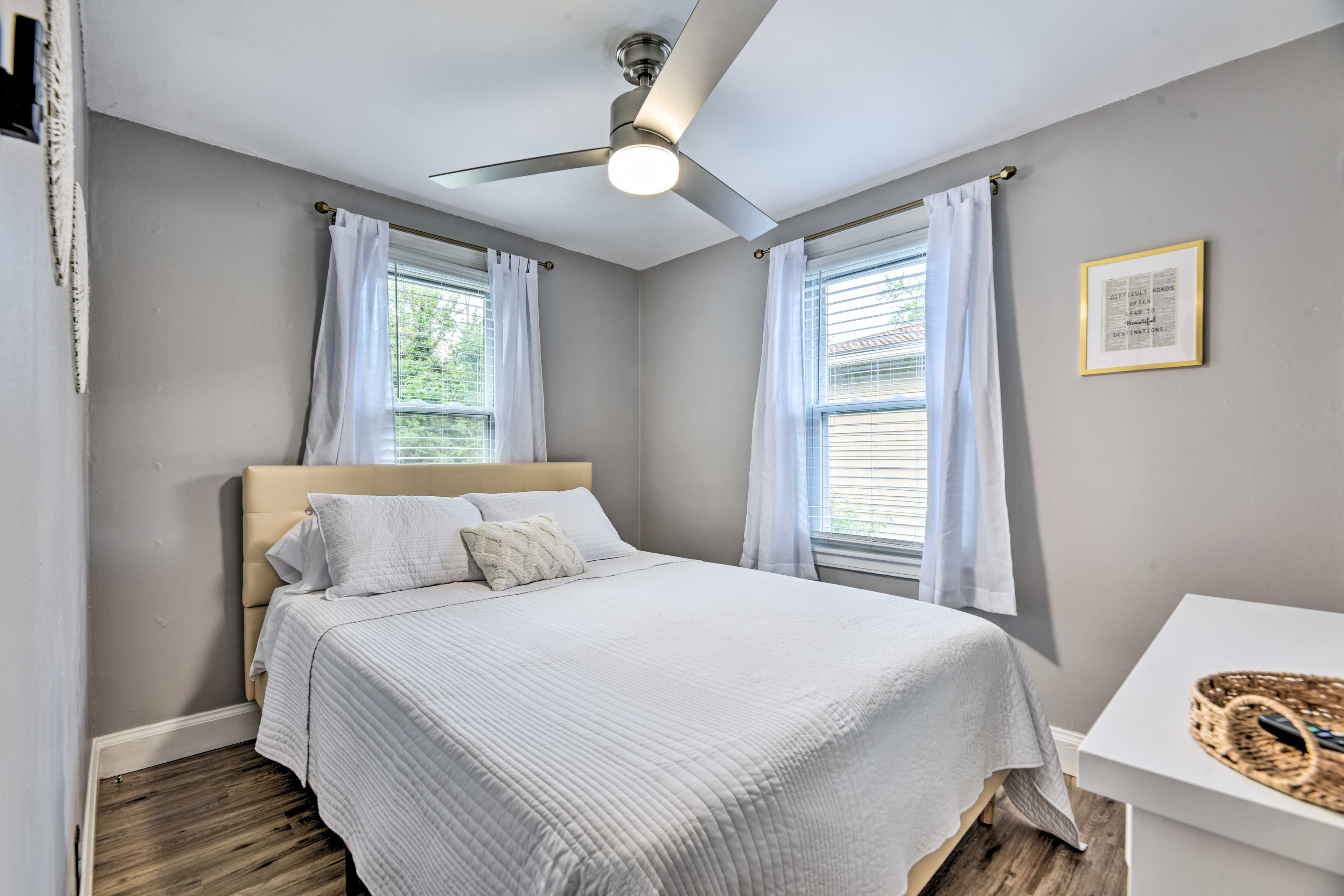 Bedroom 2 | Queen Bed | 1st Floor | Hangers