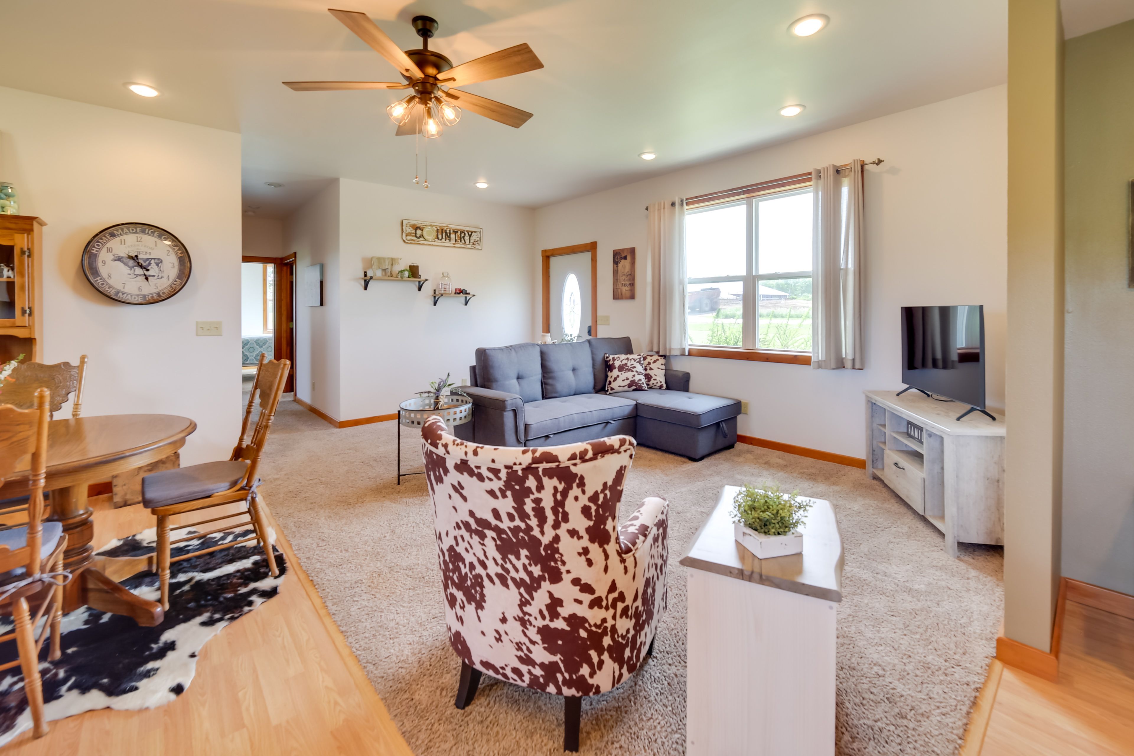 Living Room | Full Sleeper Sofa | Twin Air Mattress | Pack 'n Play | Smart TV
