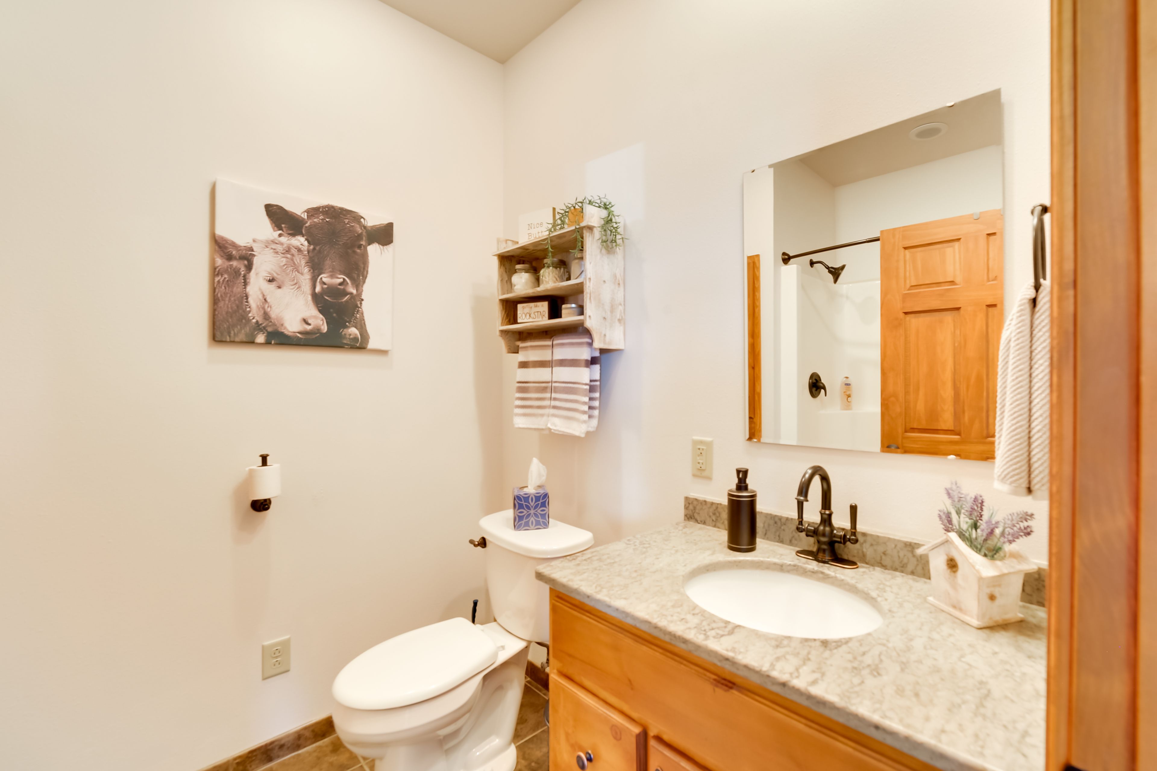 Full Bathroom | Towels Provided | Complimentary Toiletries | Hair Dryer