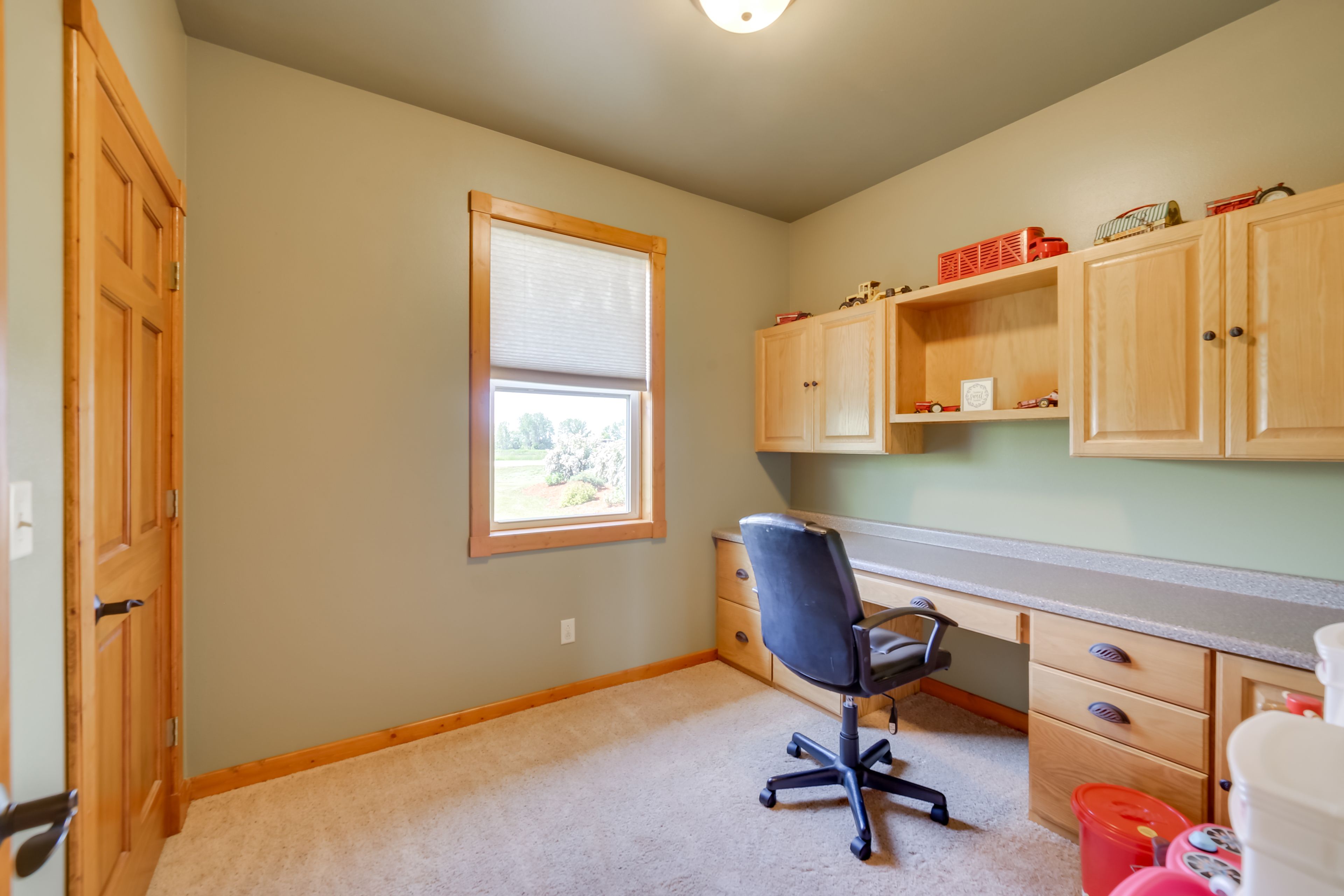 Office | Twin Rollaway Bed | Toys