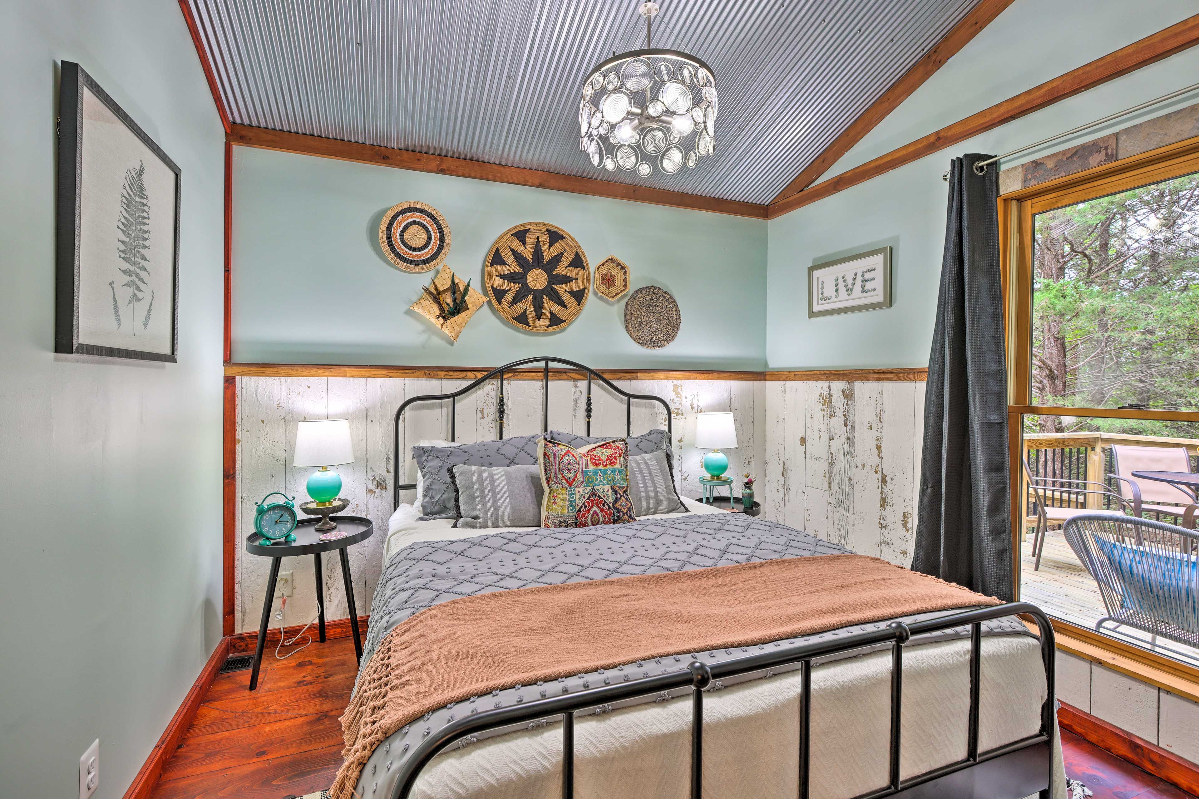 Bedroom 2 | Queen Bed