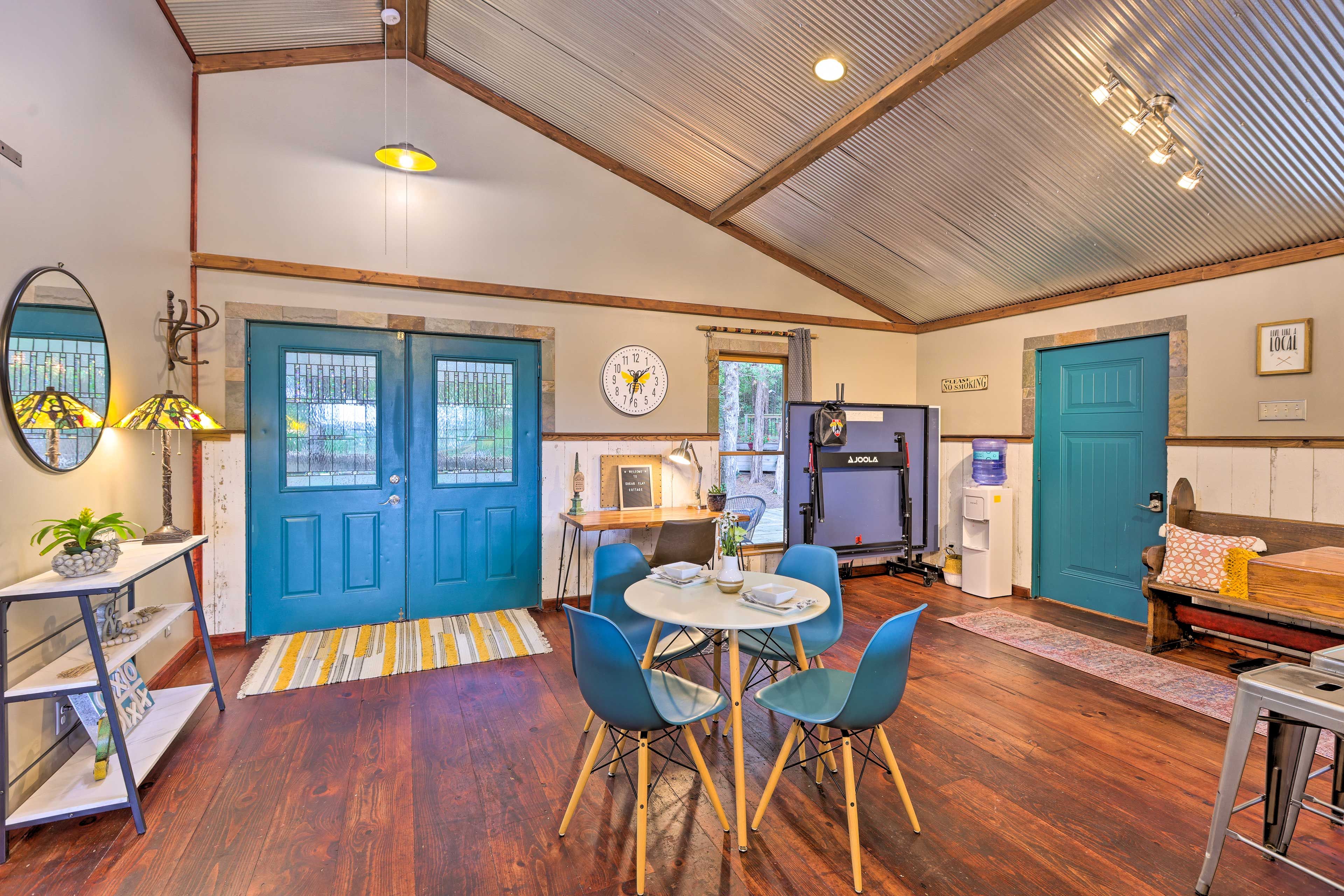 Dining Area | Ping Pong Table