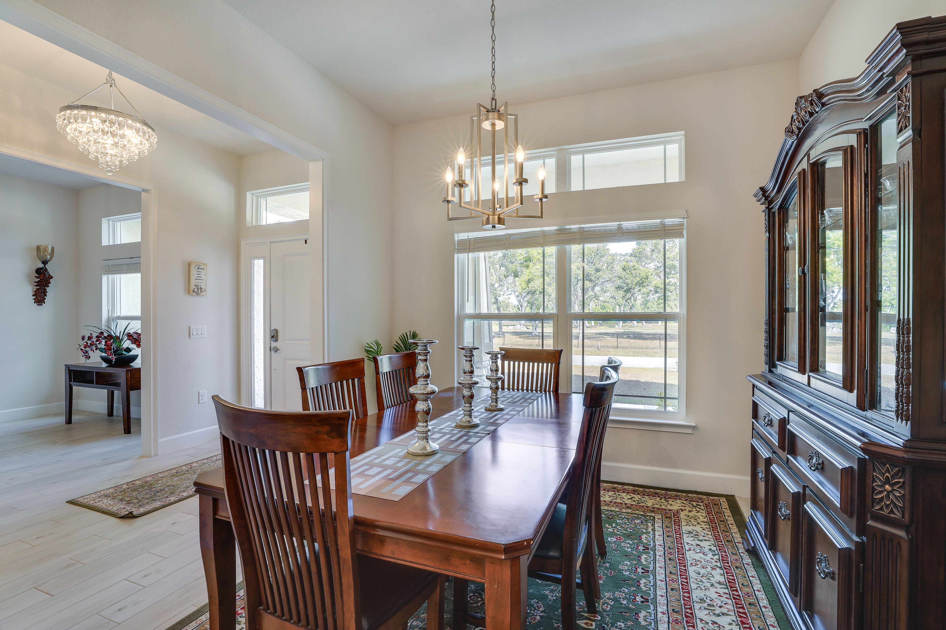 Dining Room | Dishware/Flatware Provided