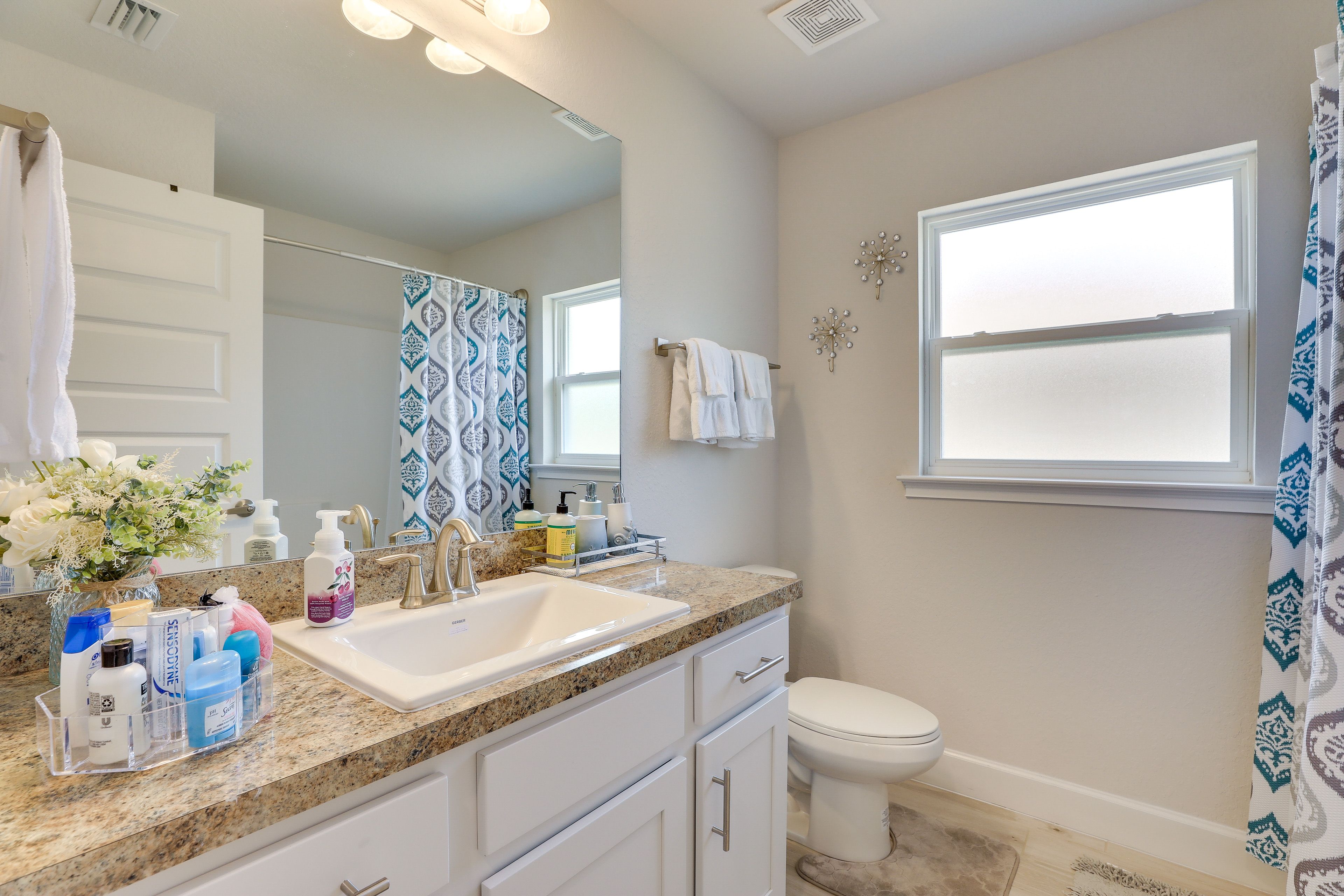 Bathroom | Towels Provided