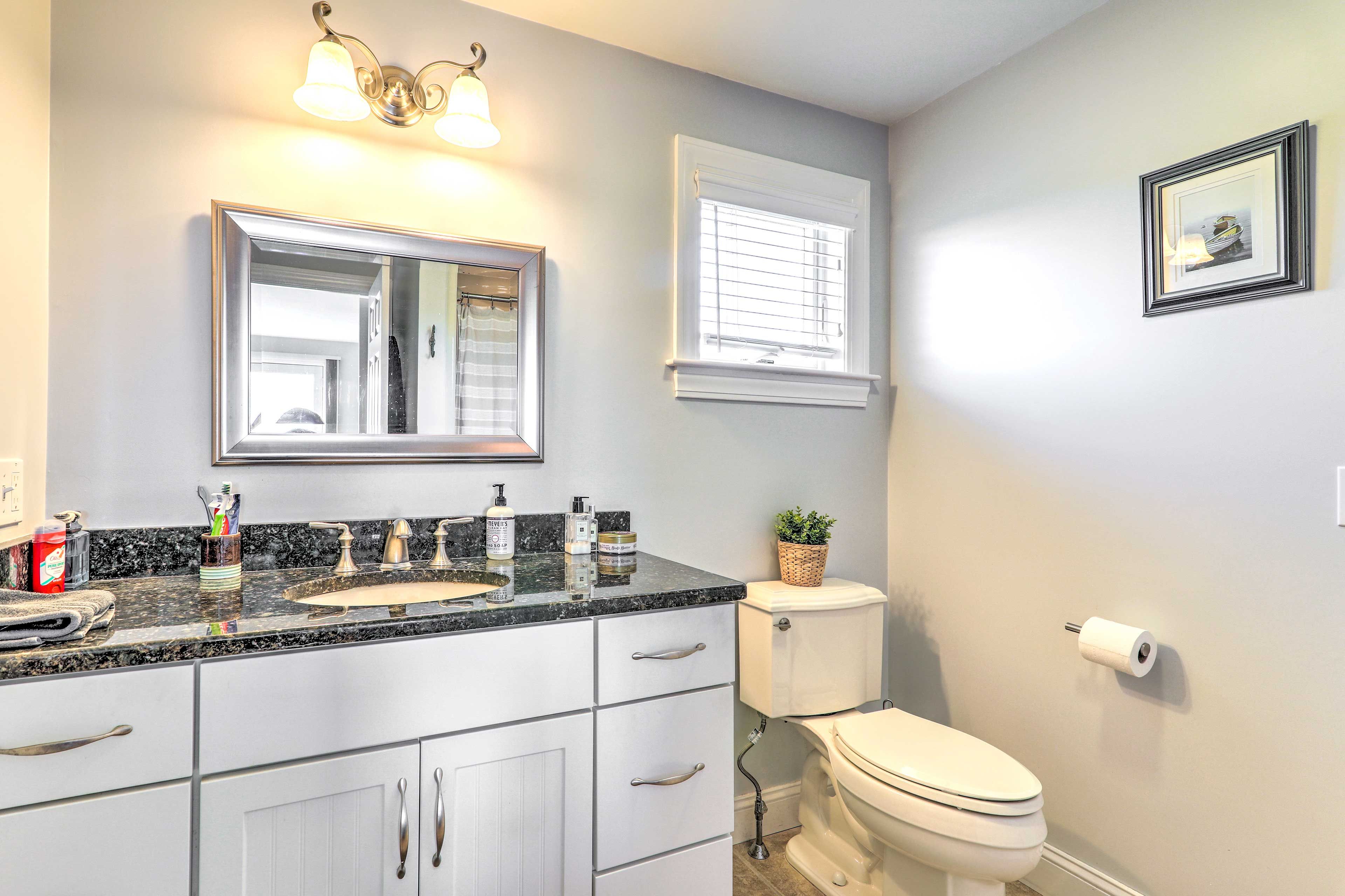 En-Suite Bathroom | 2nd Floor