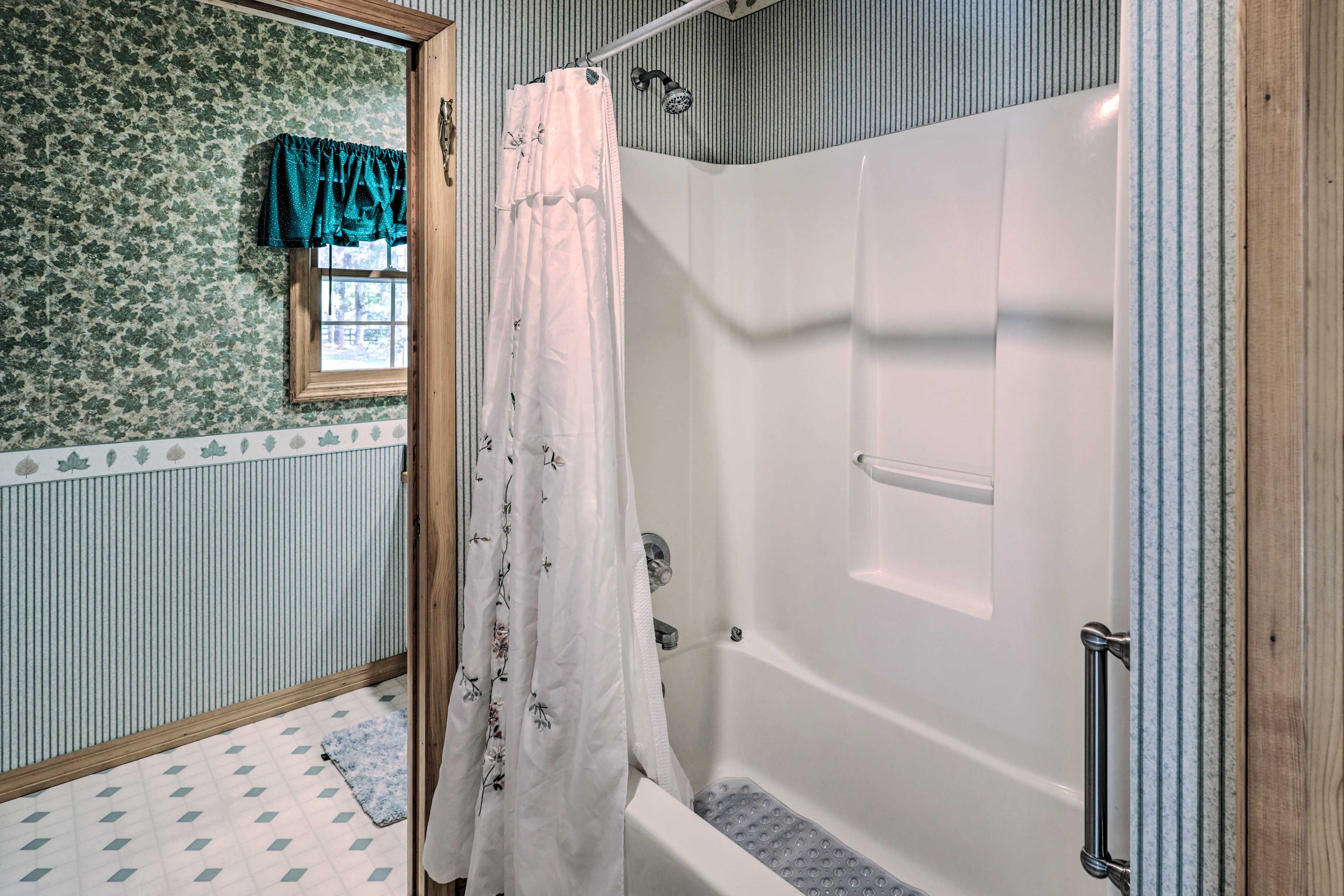 En-Suite Bathroom
