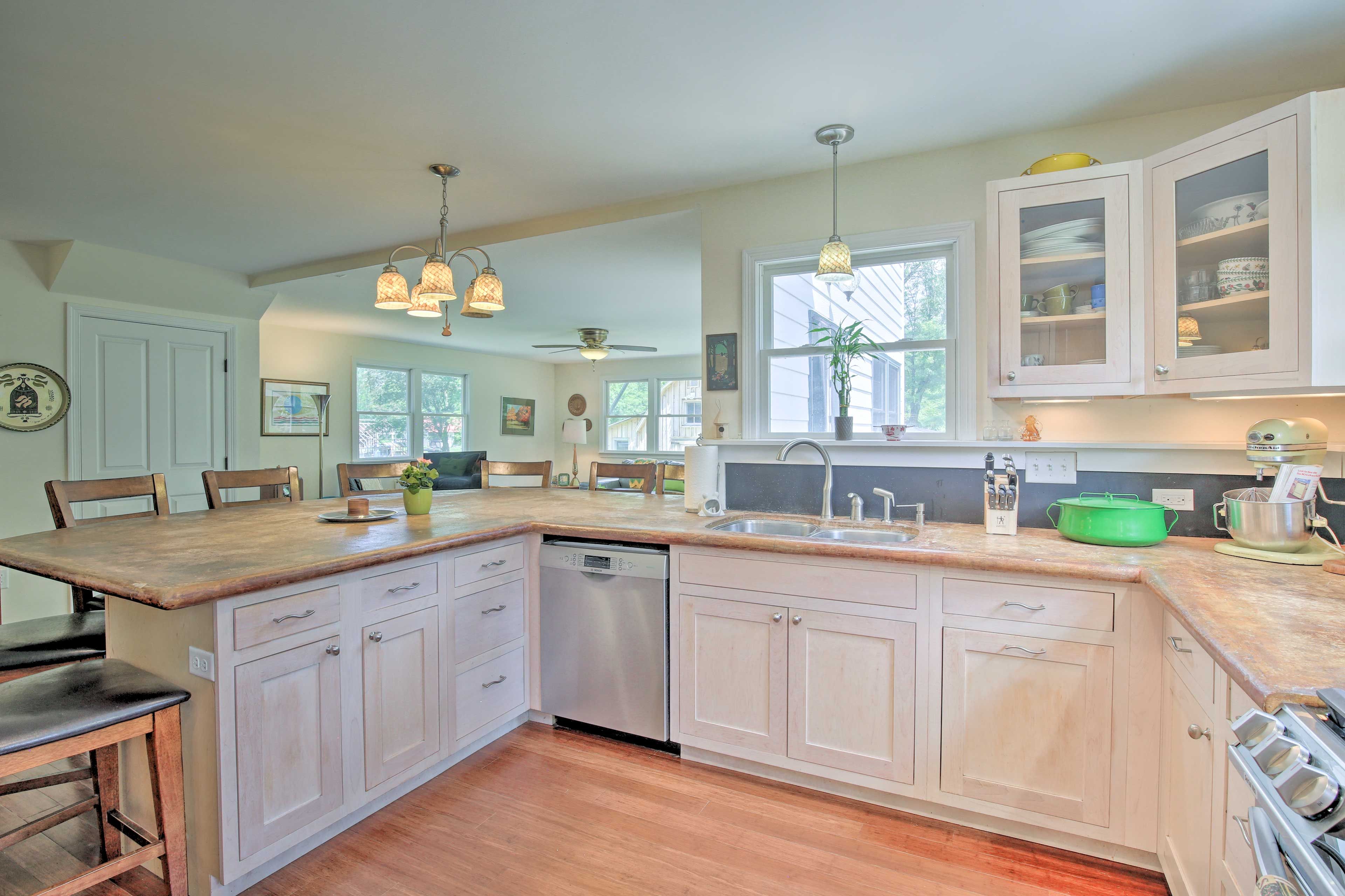 Kitchen | Cooking Basics | Coffee Maker | Main Level