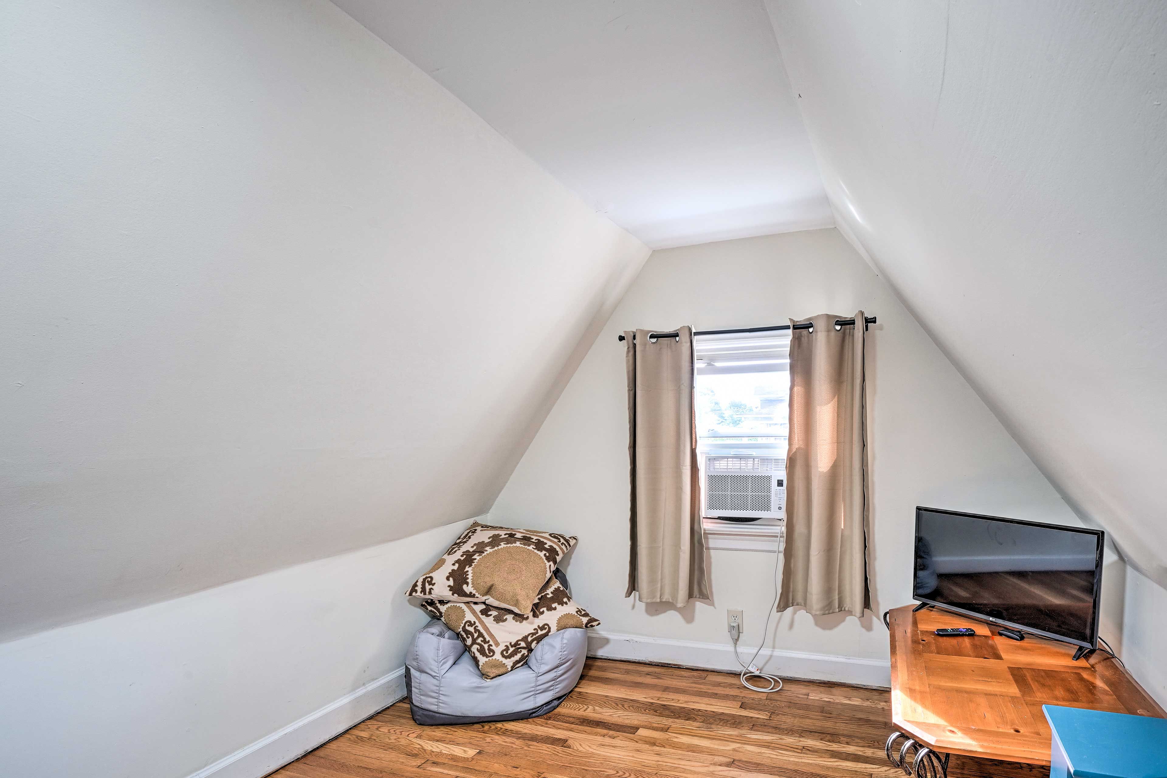 Bonus Room | Smart TV