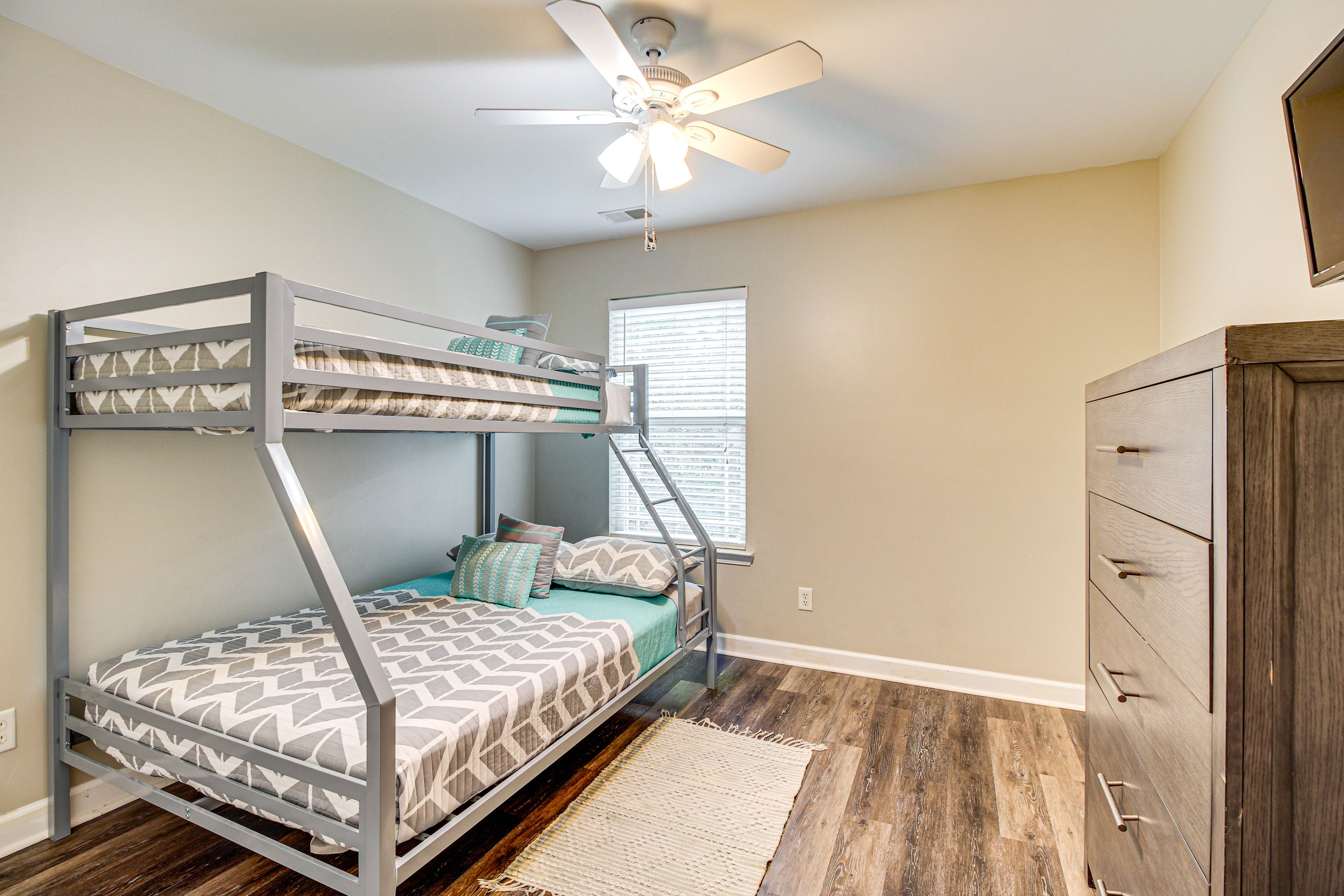 Bedroom 5 | Twin/Full Bunk Bed | Upper Level