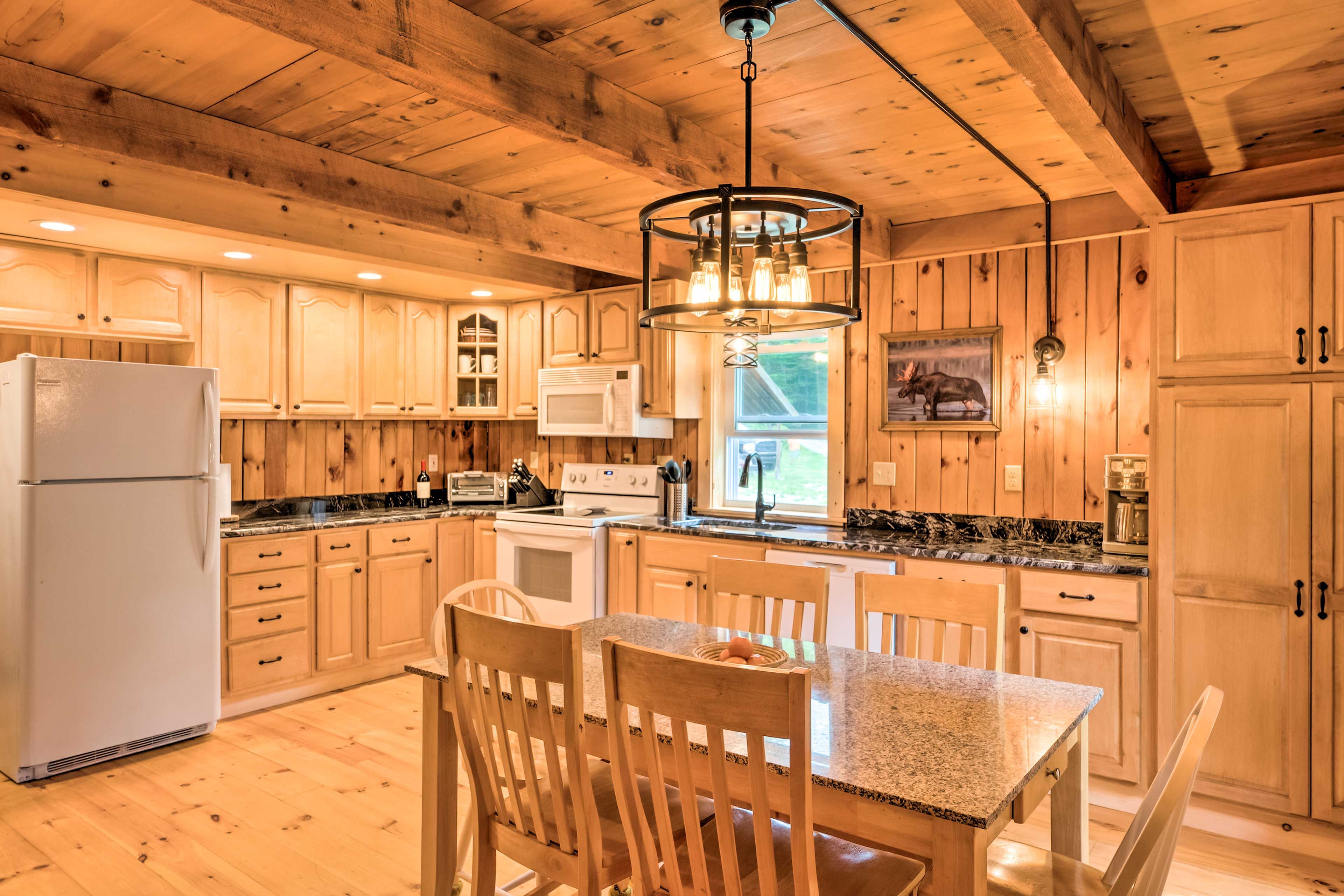 Kitchen & Dining Area