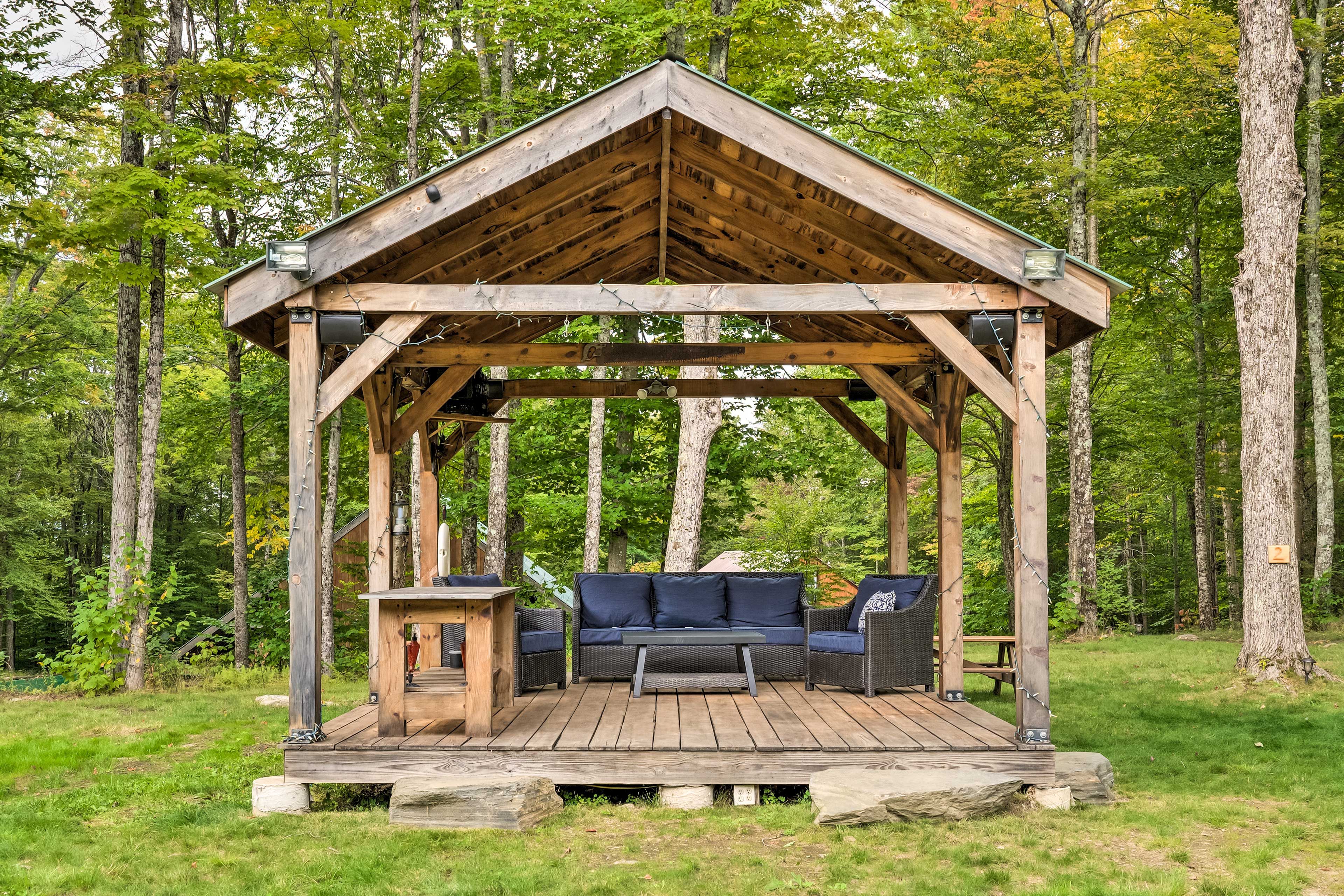 Furnished Pavilion | Picnic Tables