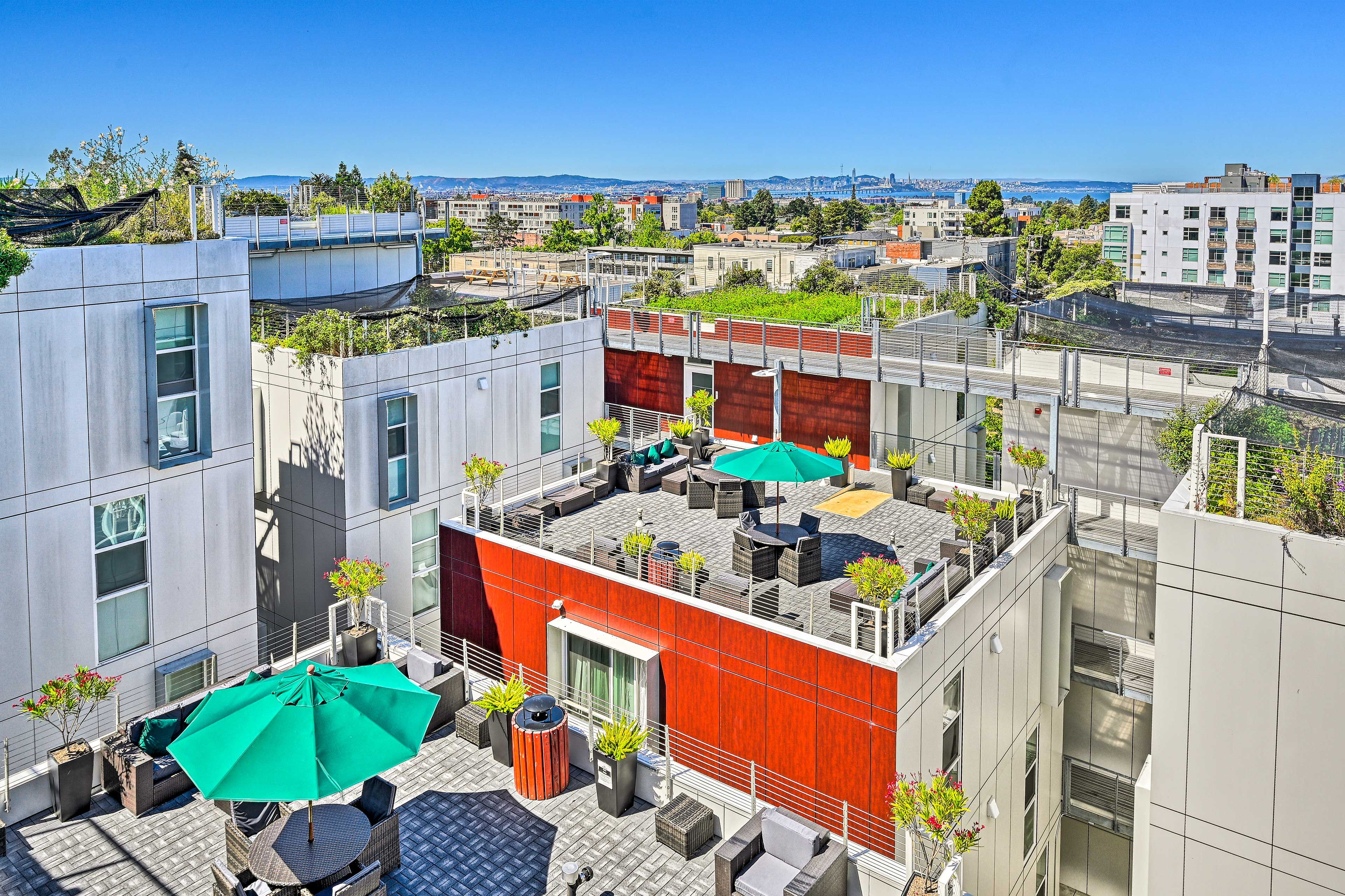 Berkeley Vacation Rental | 4BR | 2BA | 973 Sq Ft | Step-Free (Elevator) Access