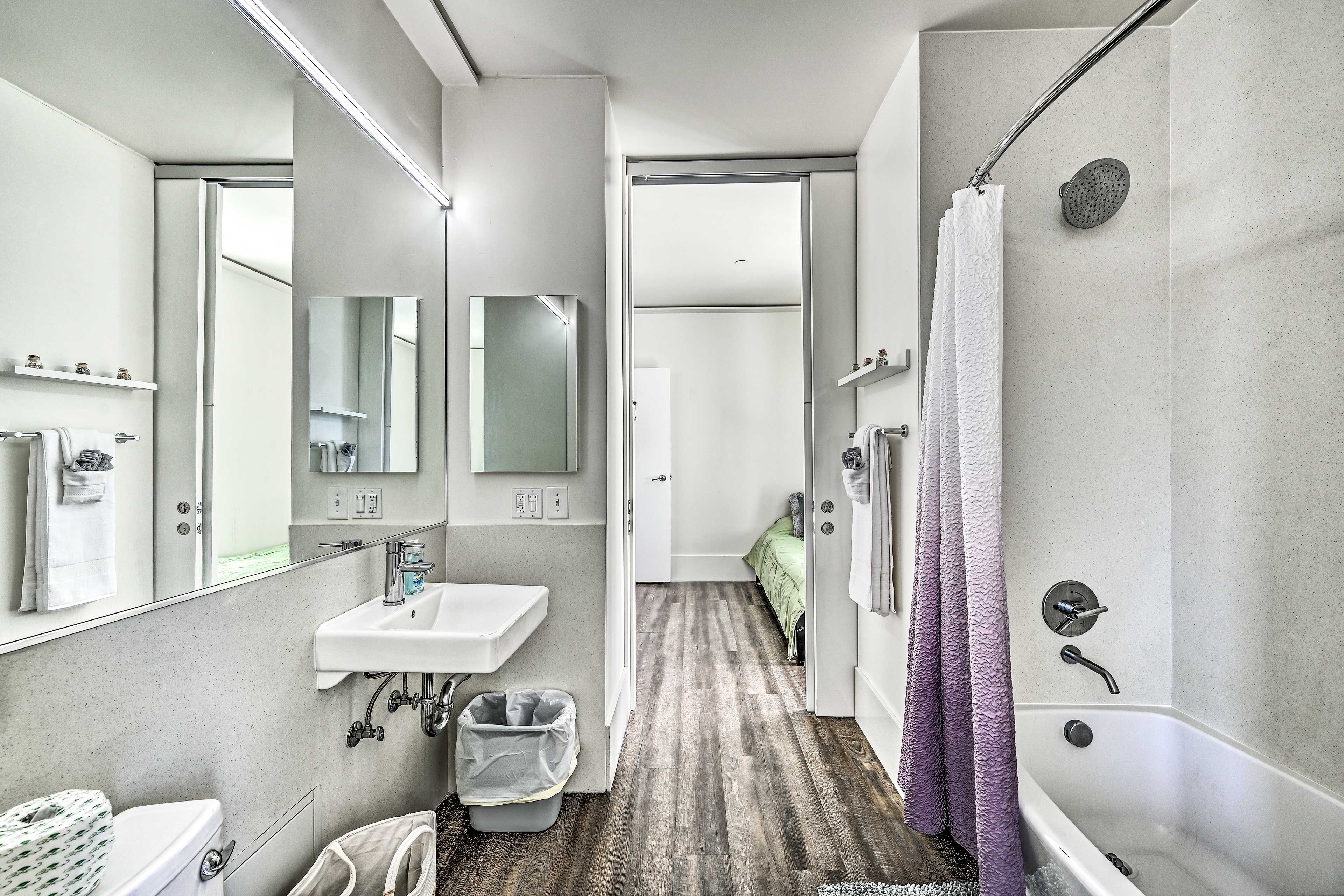Full Bathroom