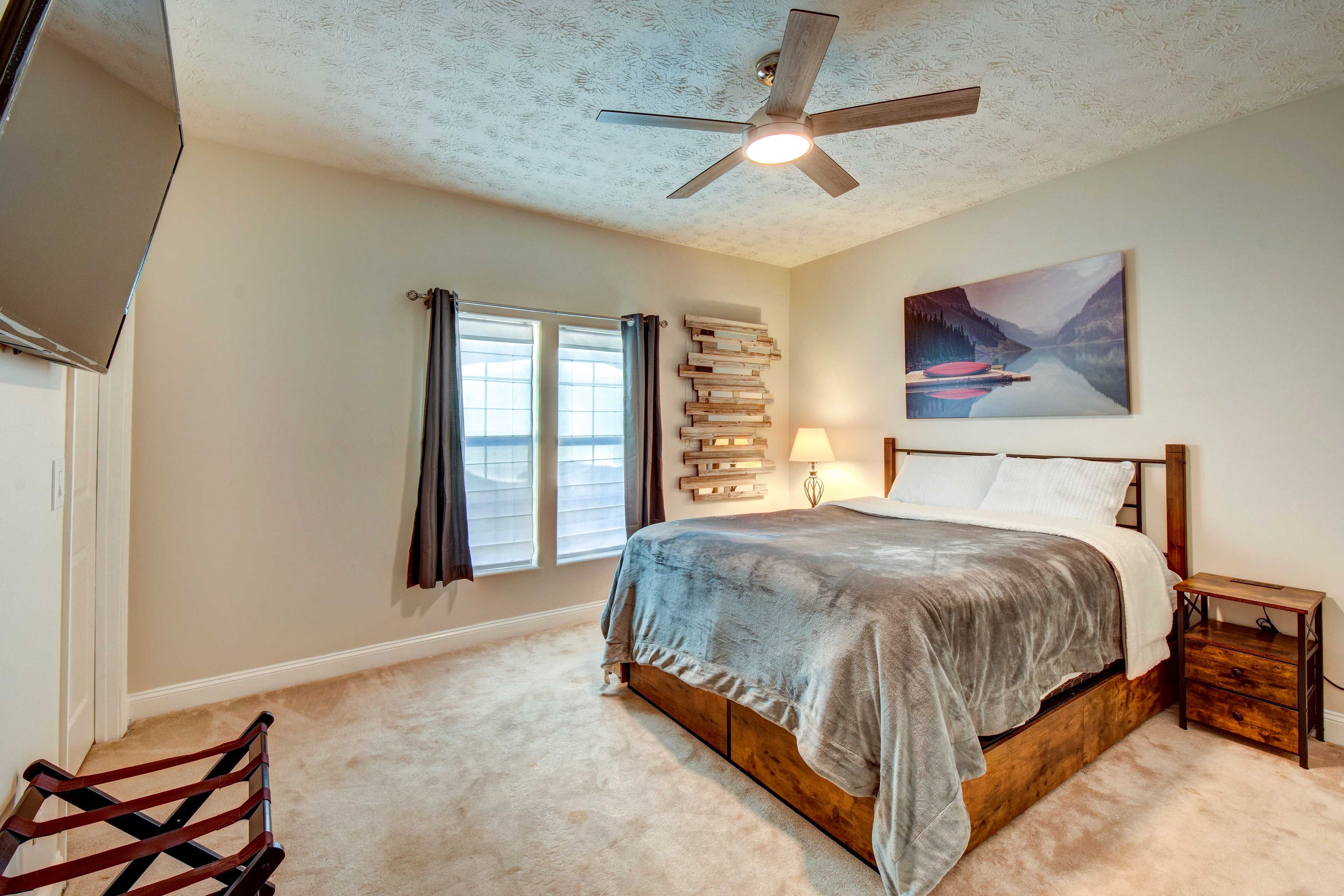 Bedroom 2 | Queen Bed | Smart TV w/ Cable