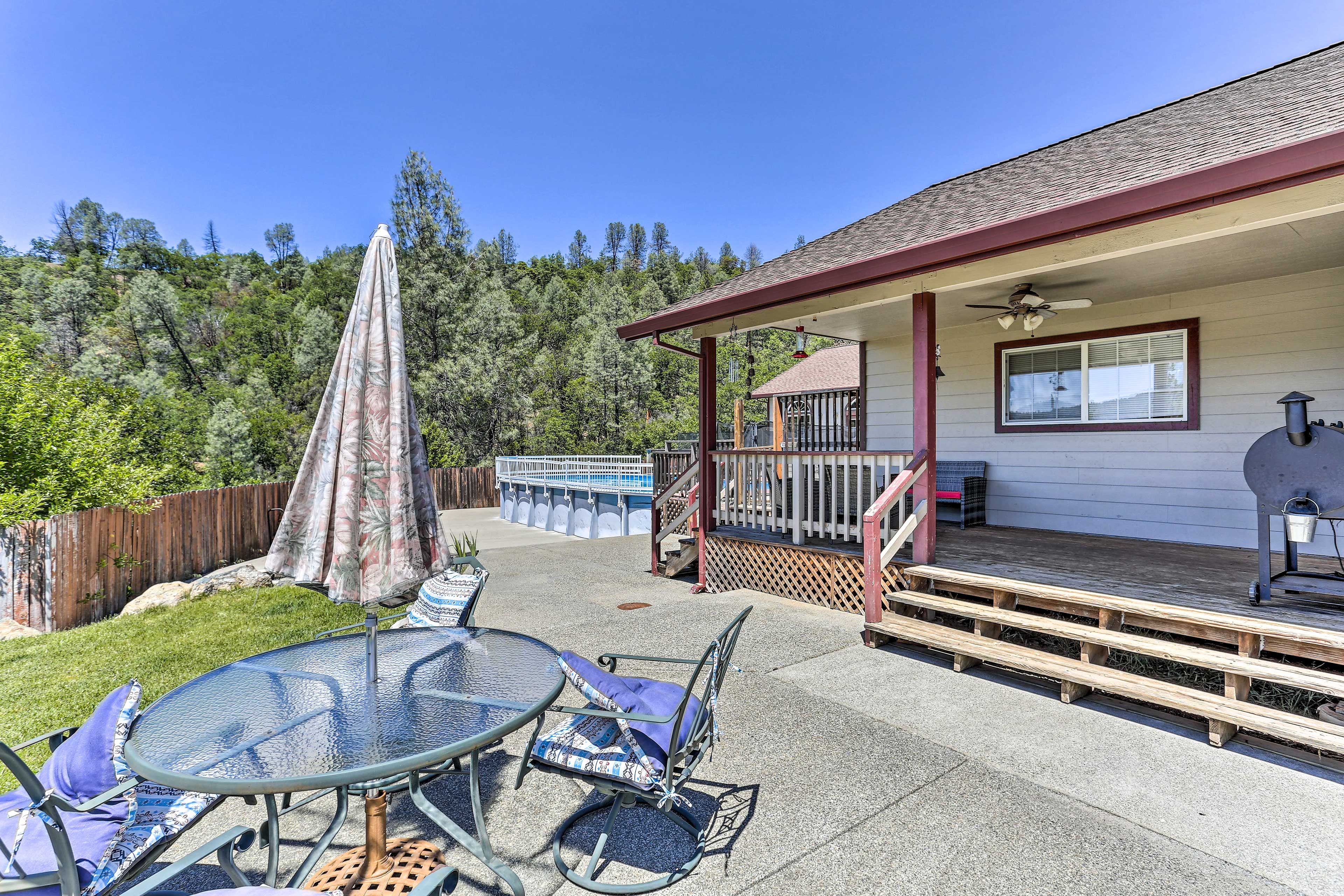 Property Exterior | Basketball Hoop