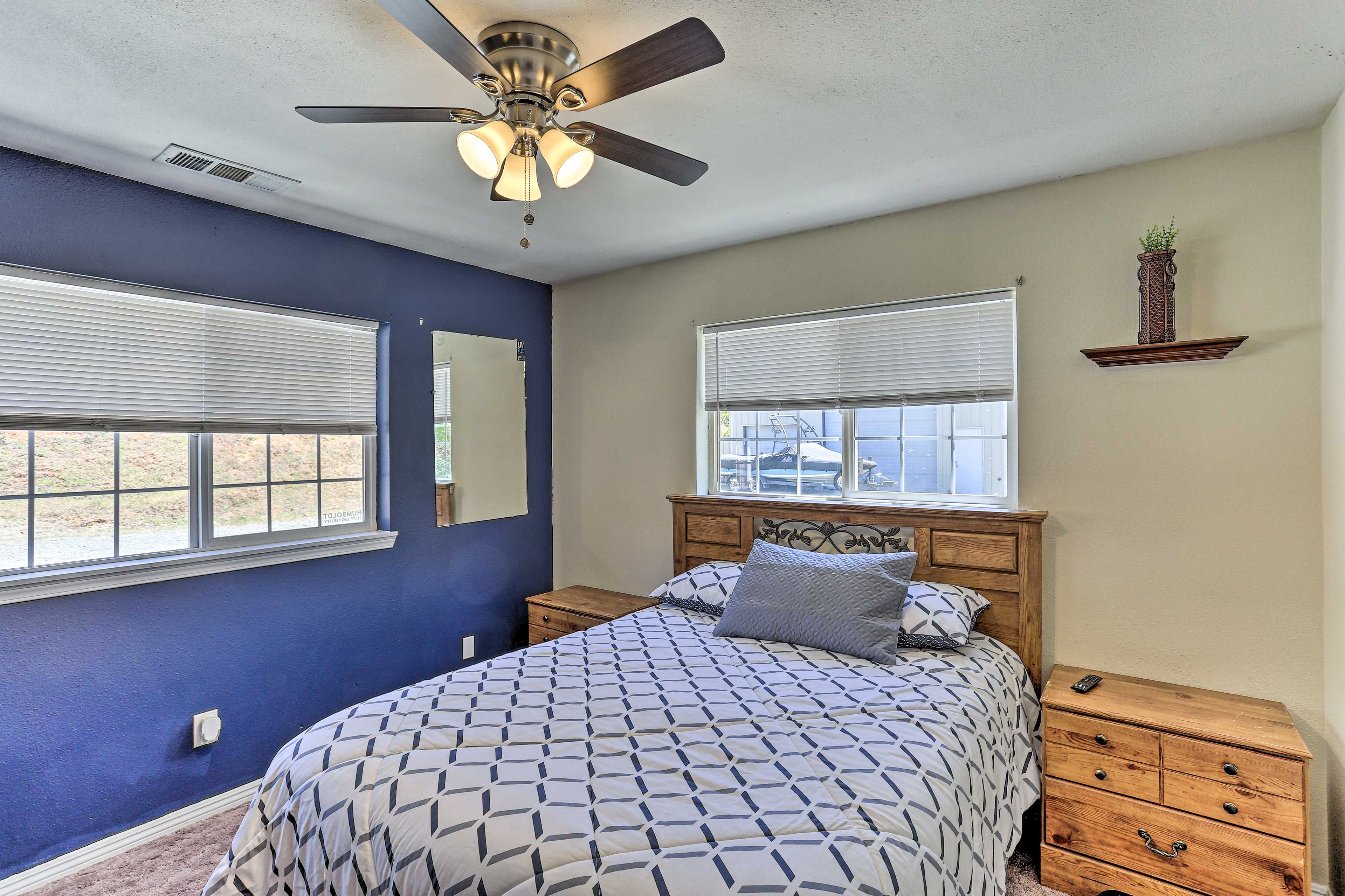 Bedroom 5 (Blue Room) | Queen Bed