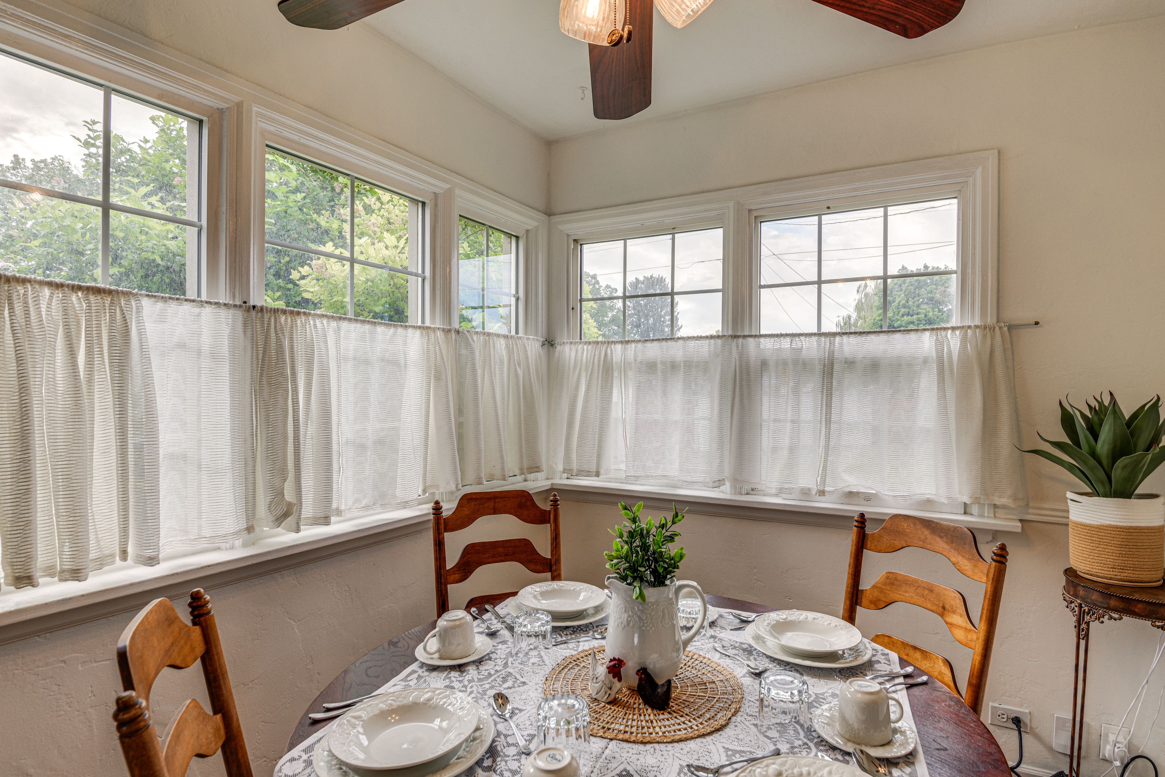 Dining Area | Main Level